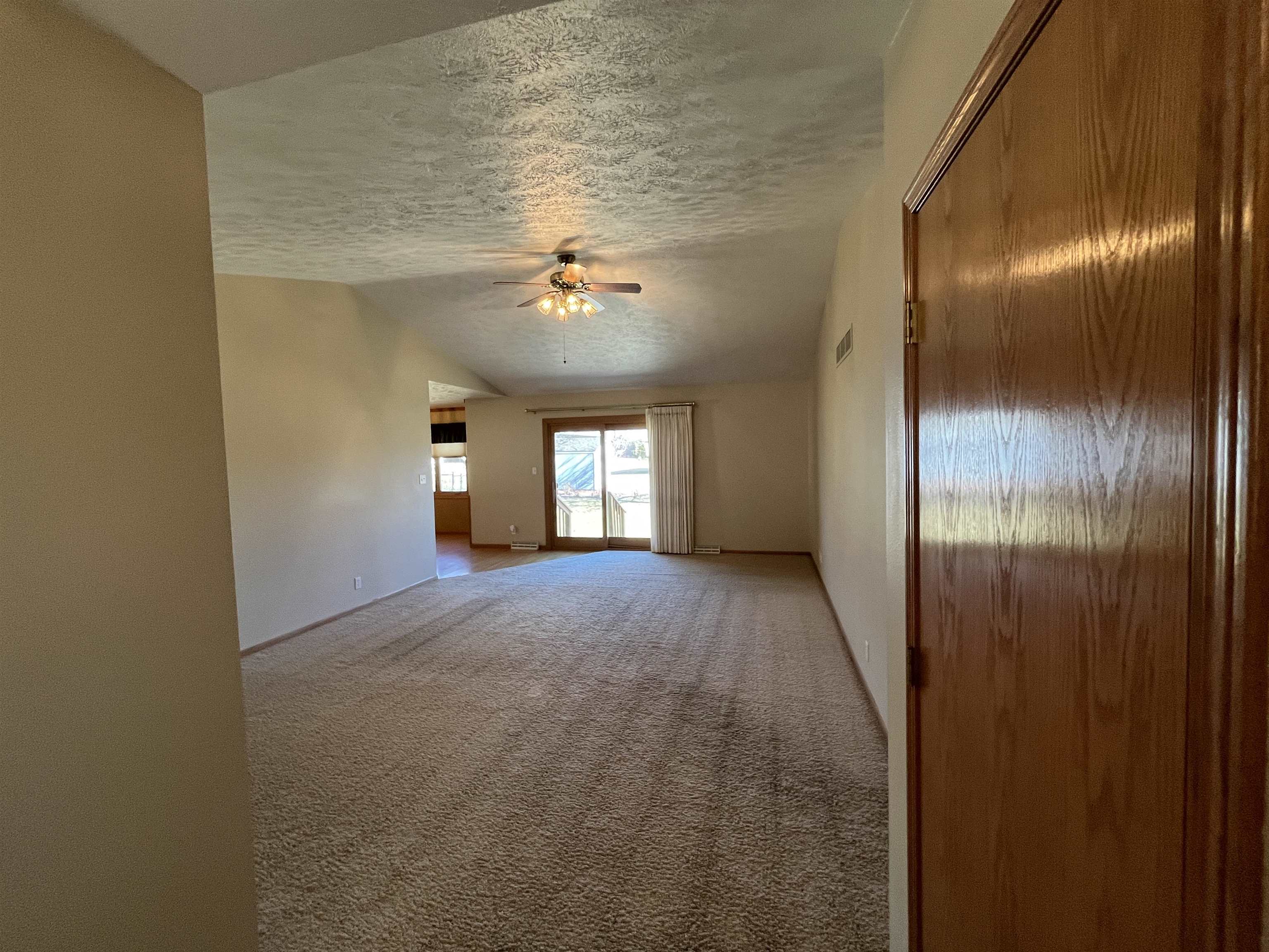 Norfolk, Nebraska 68701, United States, 4 Bedrooms Bedrooms, ,3 BathroomsBathrooms,Residential,Pending,12616