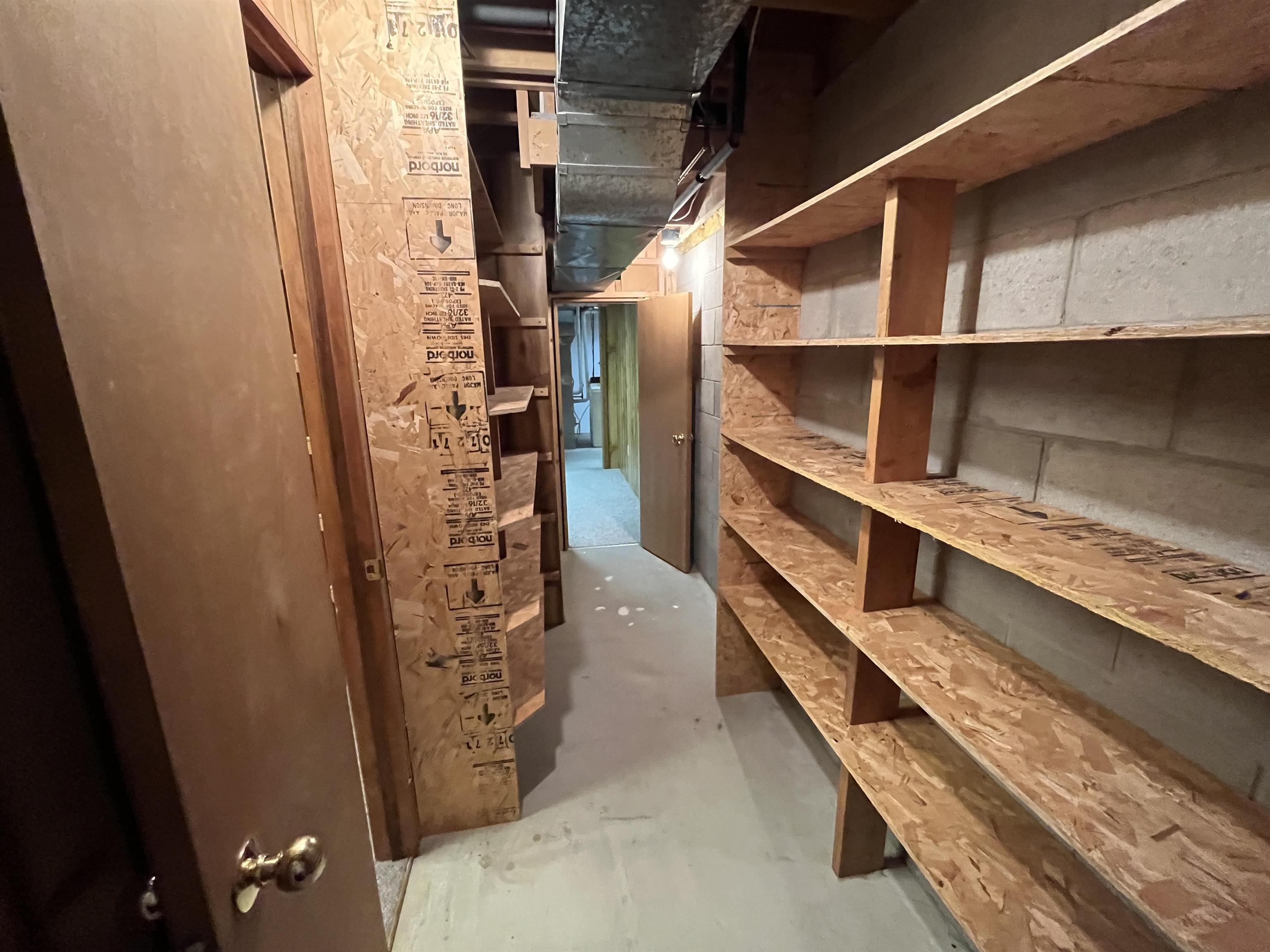 Norfolk, Nebraska 68701, United States, 4 Bedrooms Bedrooms, ,3 BathroomsBathrooms,Residential,Pending,12616