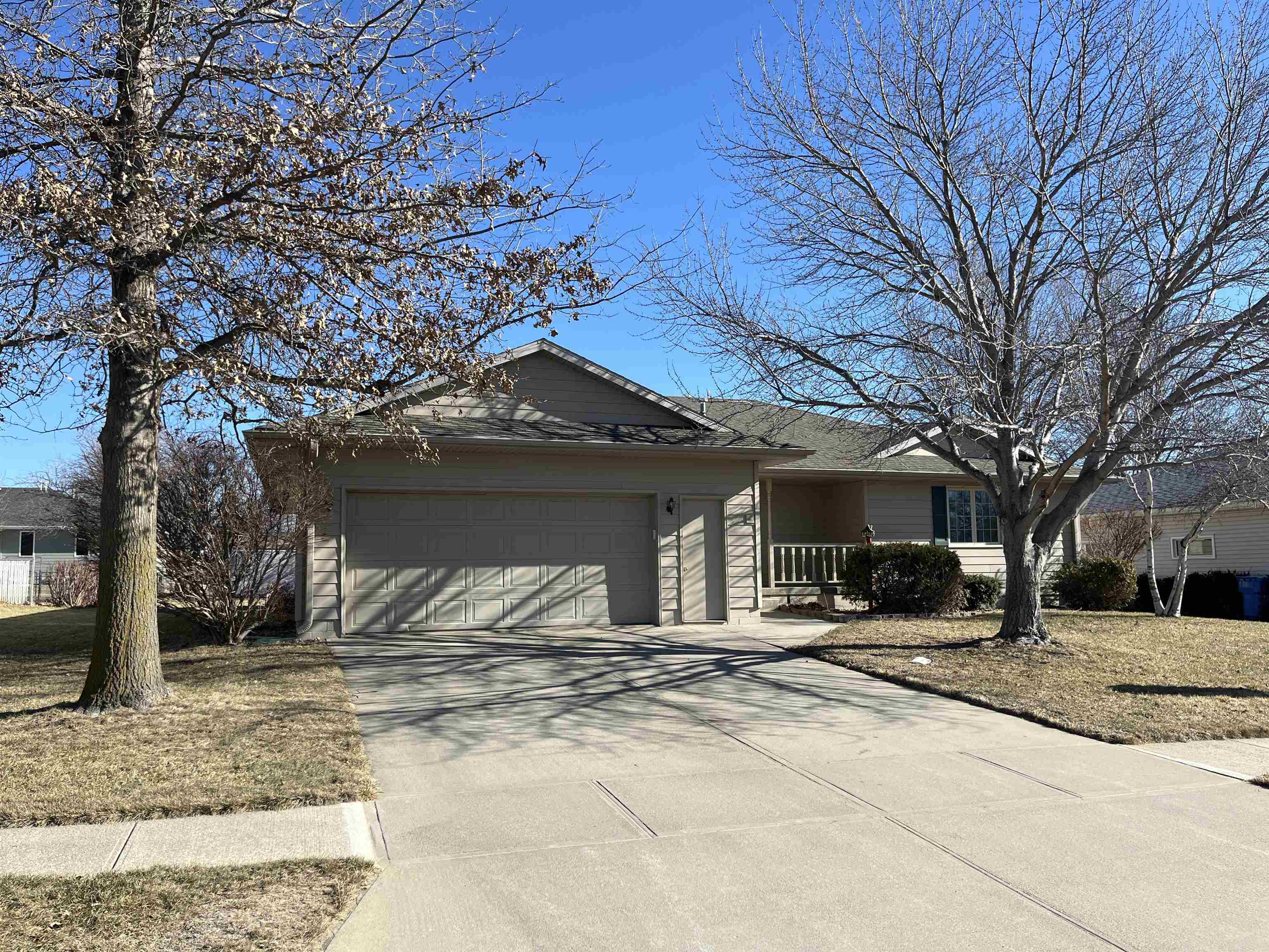 Norfolk, Nebraska 68701, United States, 4 Bedrooms Bedrooms, ,3 BathroomsBathrooms,Residential,Pending,12616