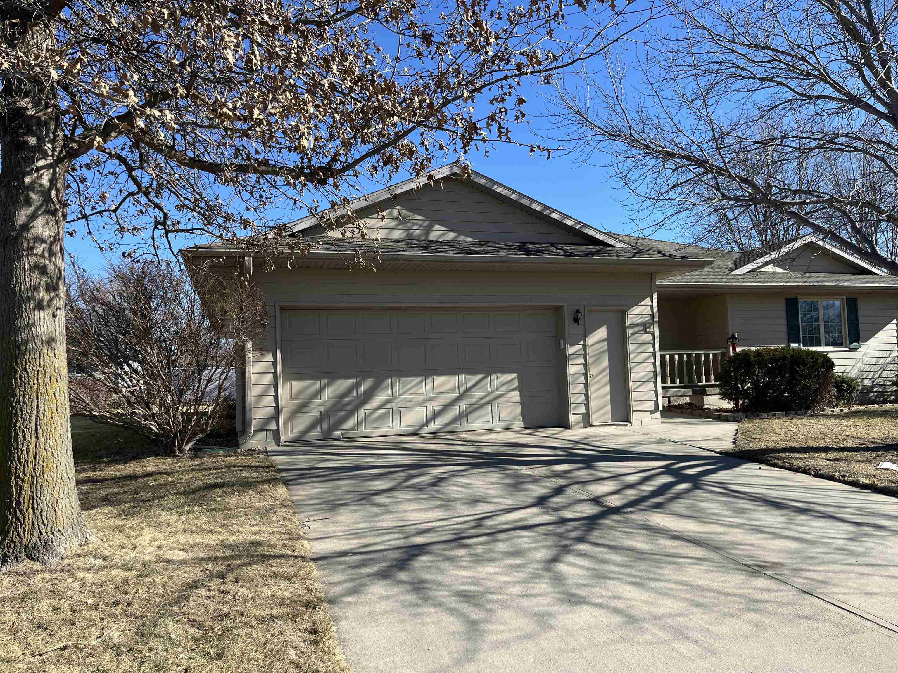 Norfolk, Nebraska 68701, United States, 4 Bedrooms Bedrooms, ,3 BathroomsBathrooms,Residential,Pending,12616