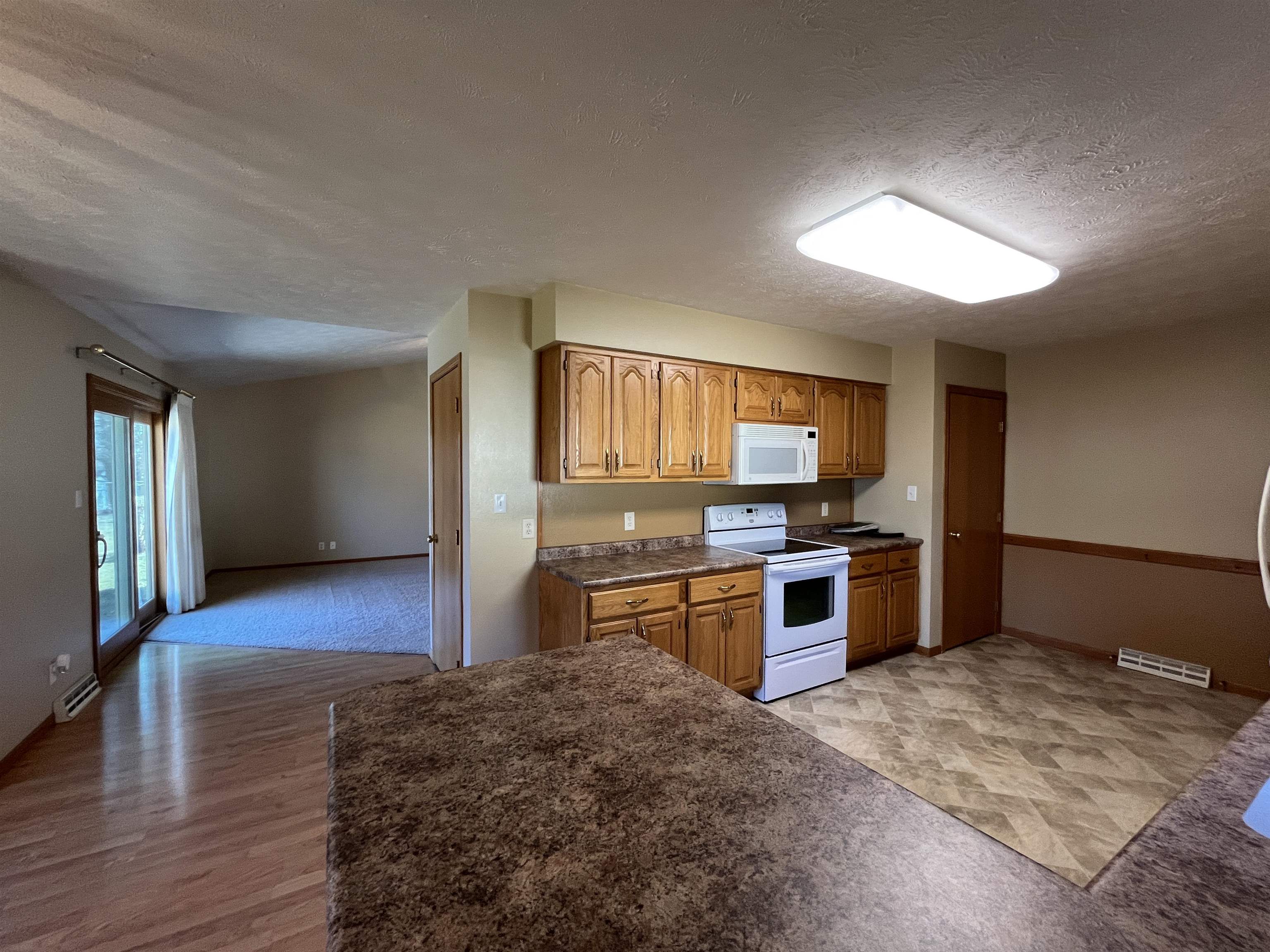 Norfolk, Nebraska 68701, United States, 4 Bedrooms Bedrooms, ,3 BathroomsBathrooms,Residential,Pending,12616