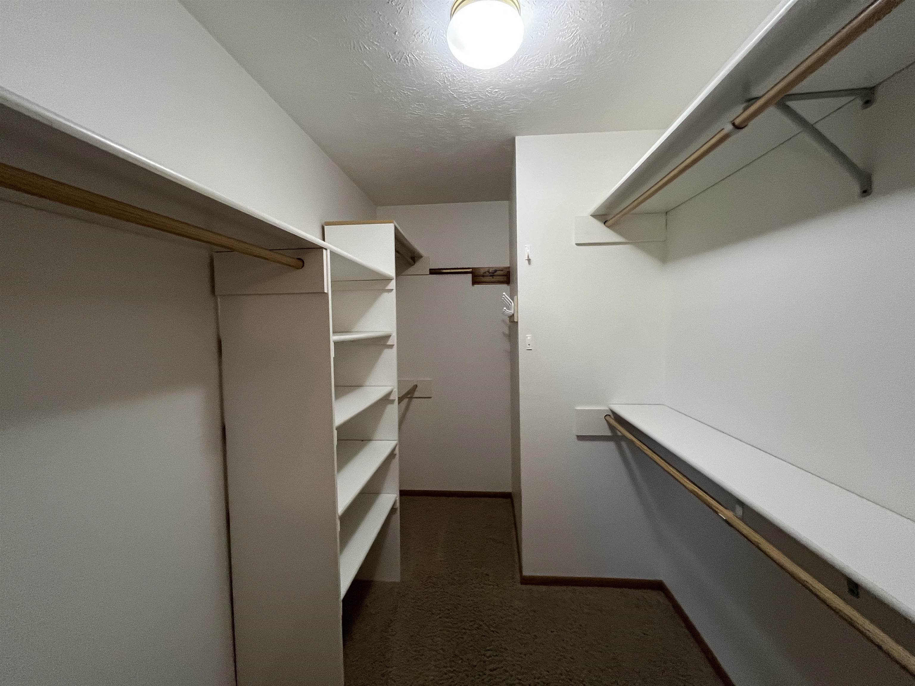 Norfolk, Nebraska 68701, United States, 4 Bedrooms Bedrooms, ,3 BathroomsBathrooms,Residential,Pending,12616