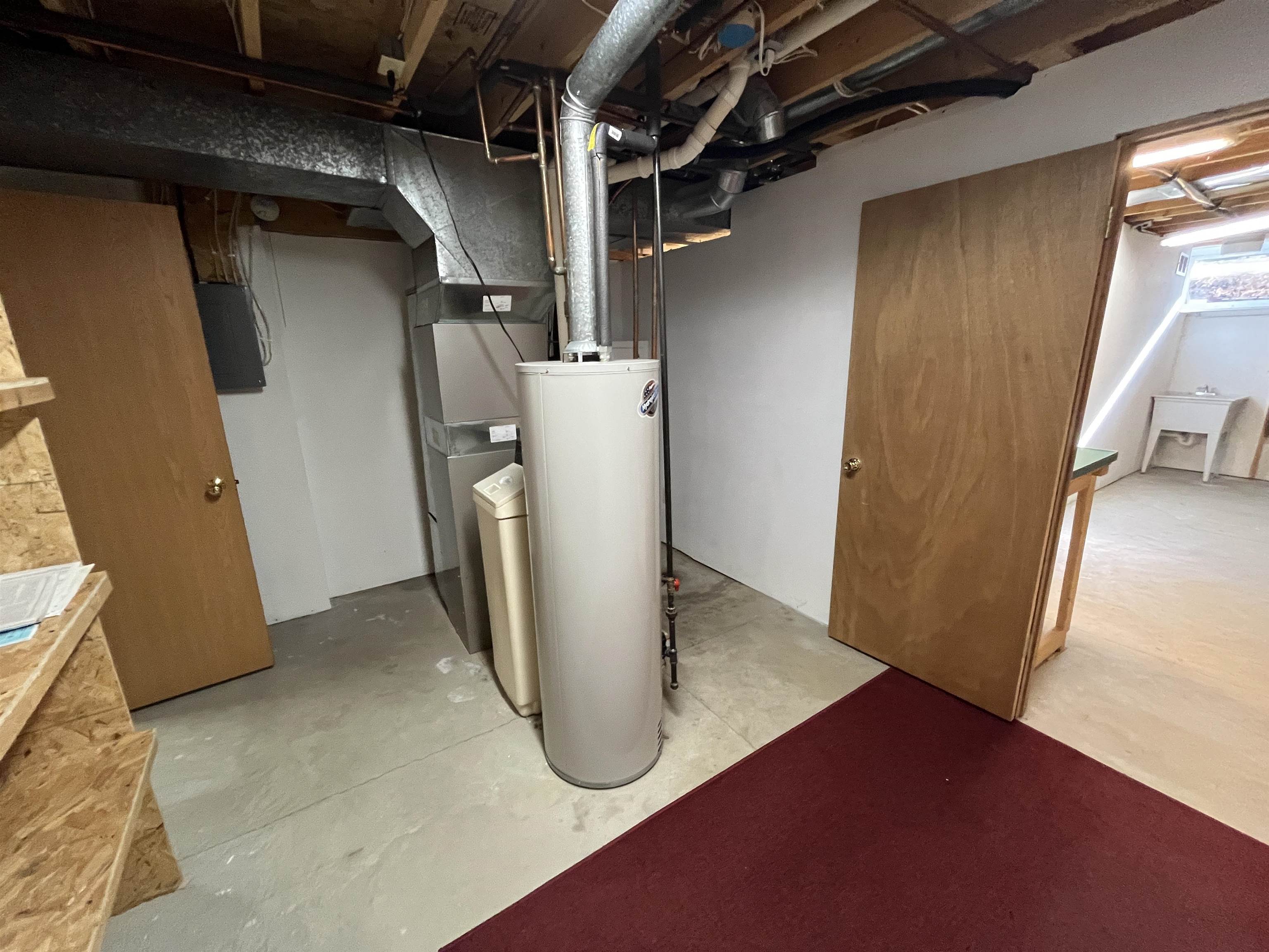 Norfolk, Nebraska 68701, United States, 4 Bedrooms Bedrooms, ,3 BathroomsBathrooms,Residential,Pending,12616