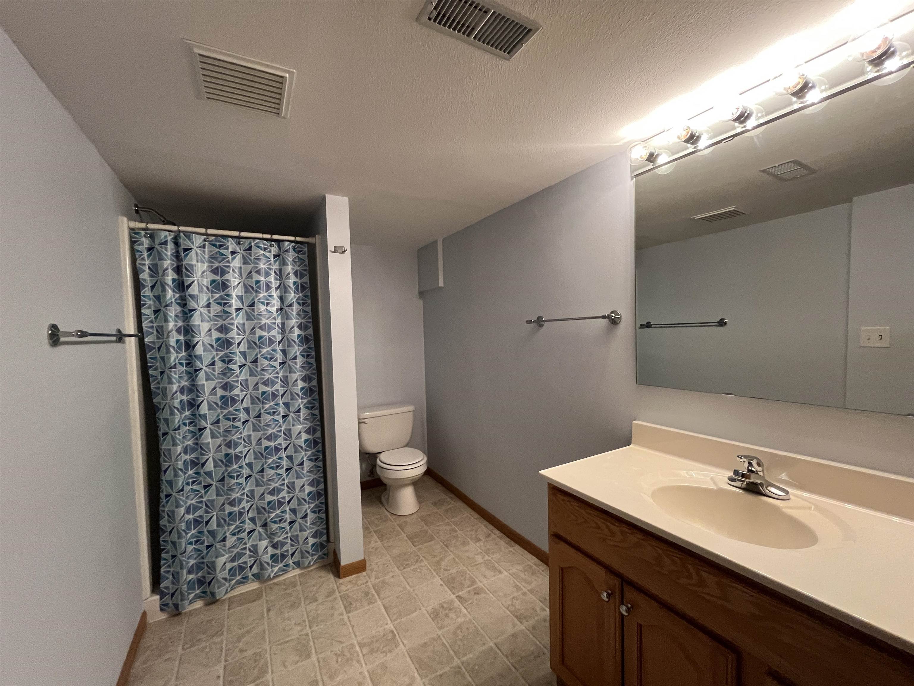 Norfolk, Nebraska 68701, United States, 4 Bedrooms Bedrooms, ,3 BathroomsBathrooms,Residential,Pending,12616