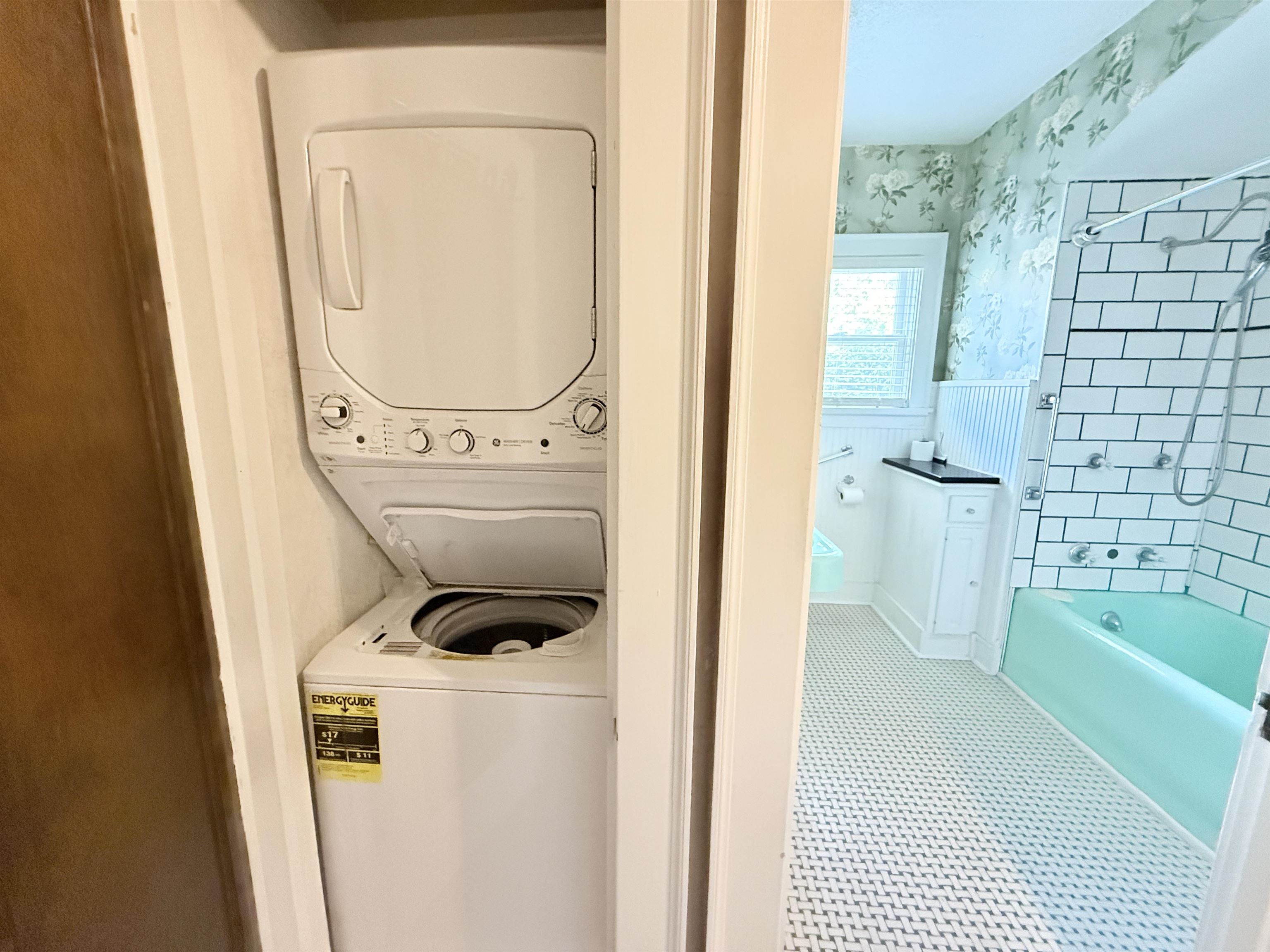 Meadow Grove, Nebraska 68752, United States, 3 Bedrooms Bedrooms, ,3 BathroomsBathrooms,Residential,Active,236621