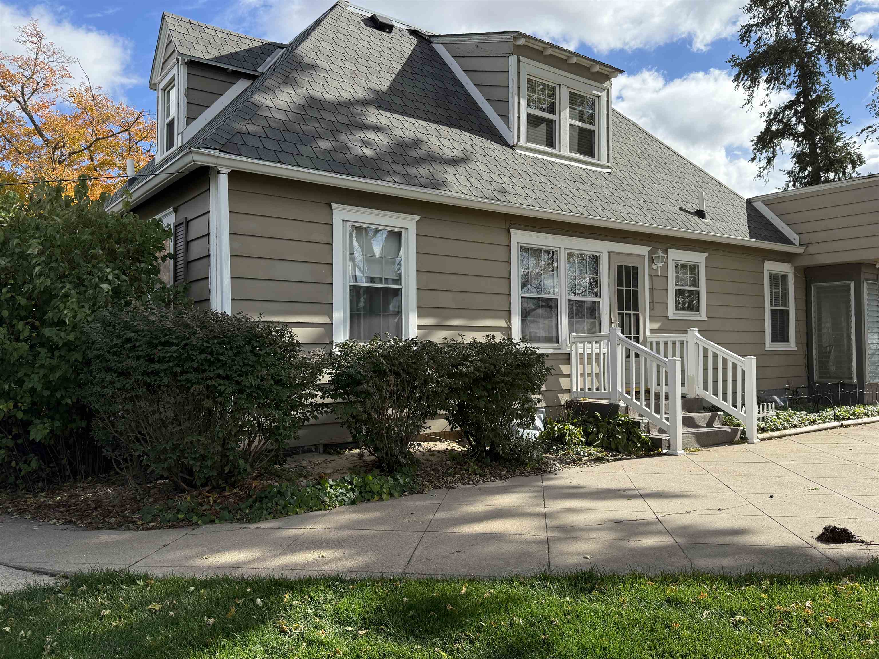 Meadow Grove, Nebraska 68752, United States, 3 Bedrooms Bedrooms, ,3 BathroomsBathrooms,Residential,Active,236621