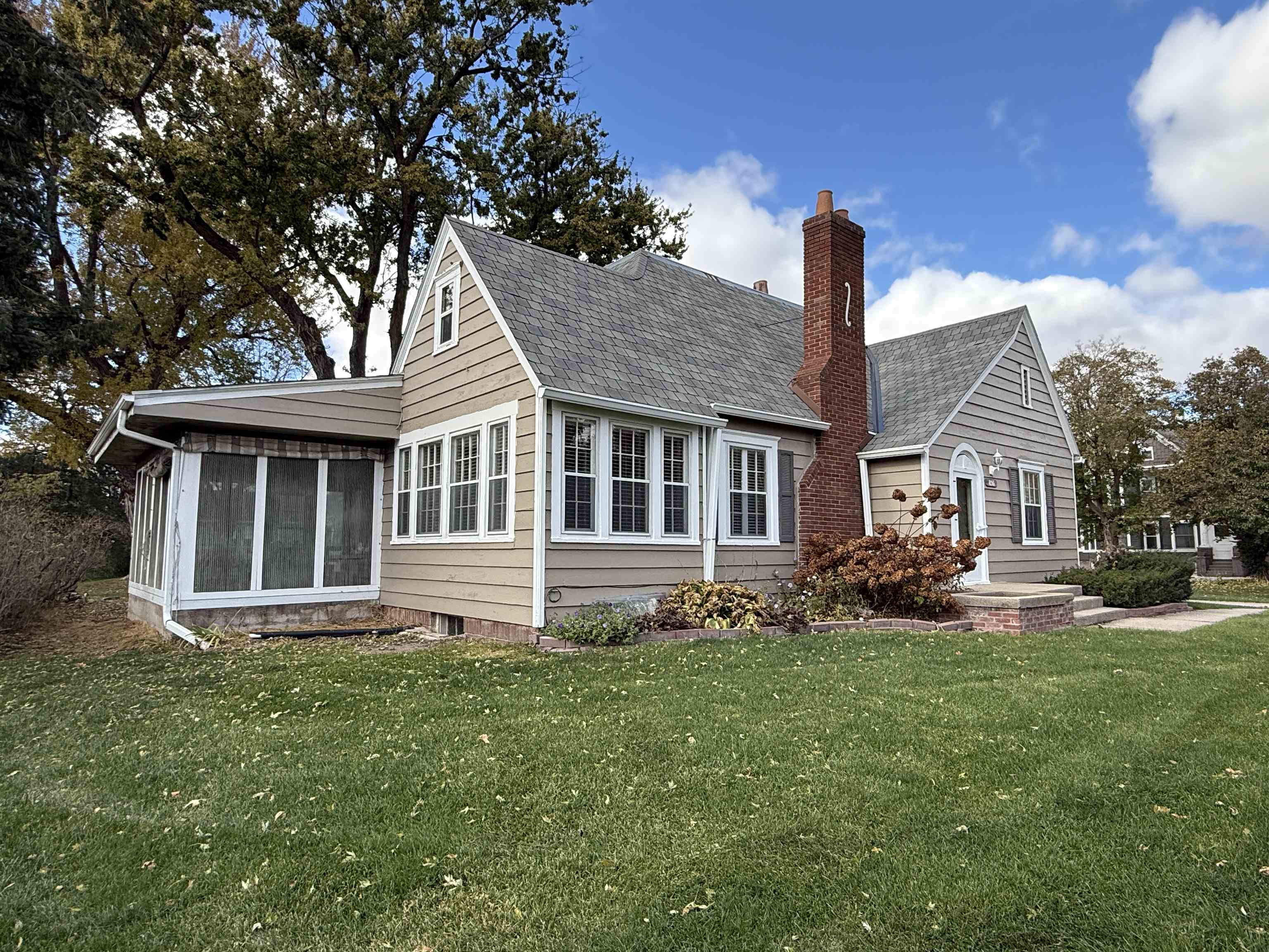 Meadow Grove, Nebraska 68752, United States, 3 Bedrooms Bedrooms, ,3 BathroomsBathrooms,Residential,Active,236621