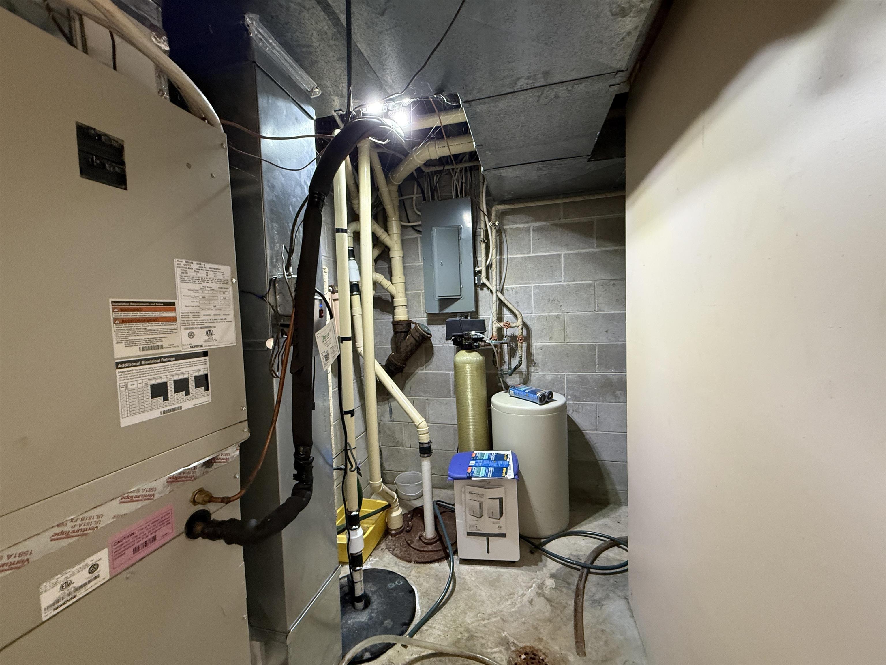 Norfolk, Nebraska 68701, United States, 3 Bedrooms Bedrooms, ,3 BathroomsBathrooms,Residential,Pending,13075