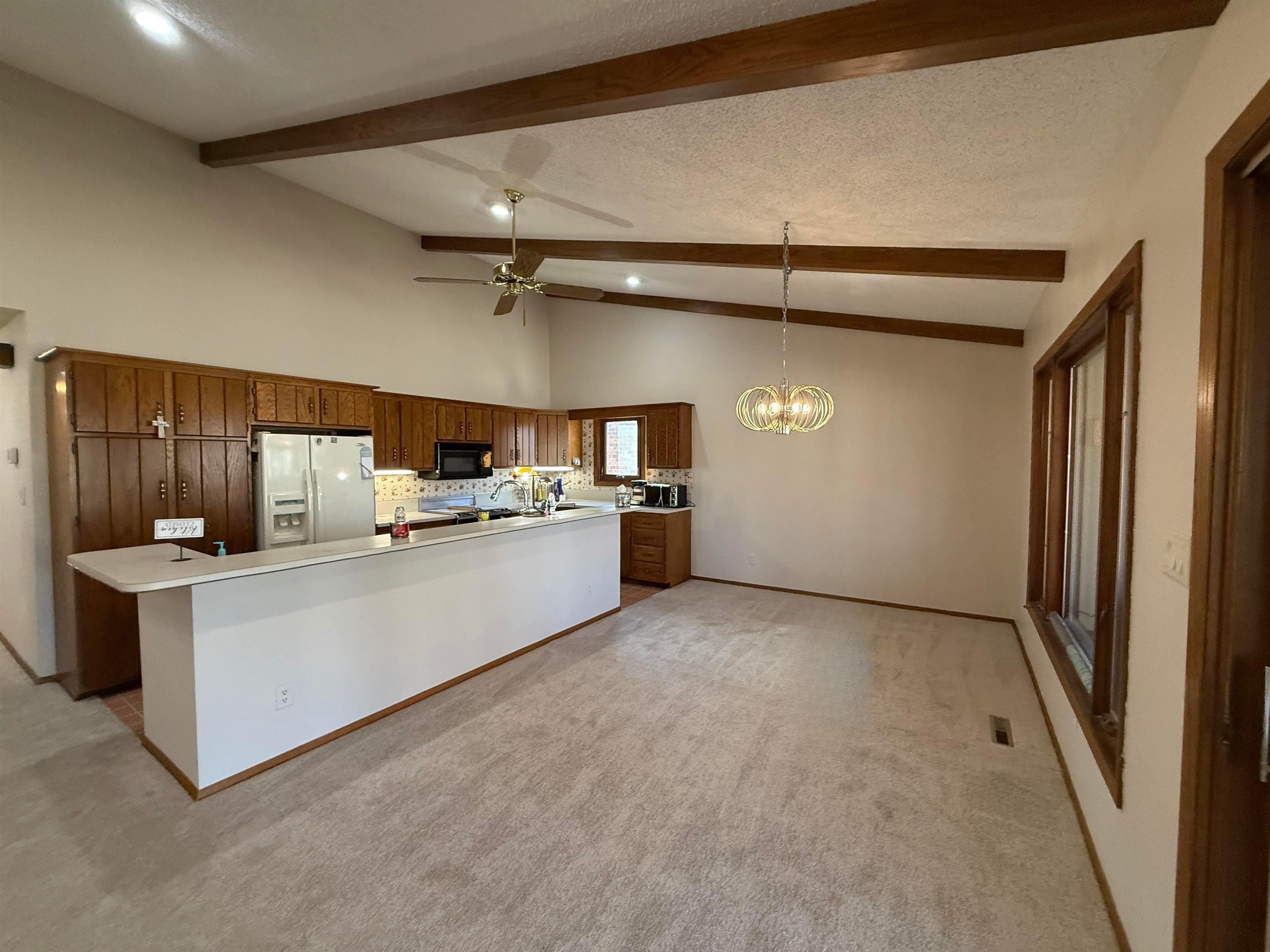 Norfolk, Nebraska 68701, United States, 3 Bedrooms Bedrooms, ,3 BathroomsBathrooms,Residential,Pending,13075