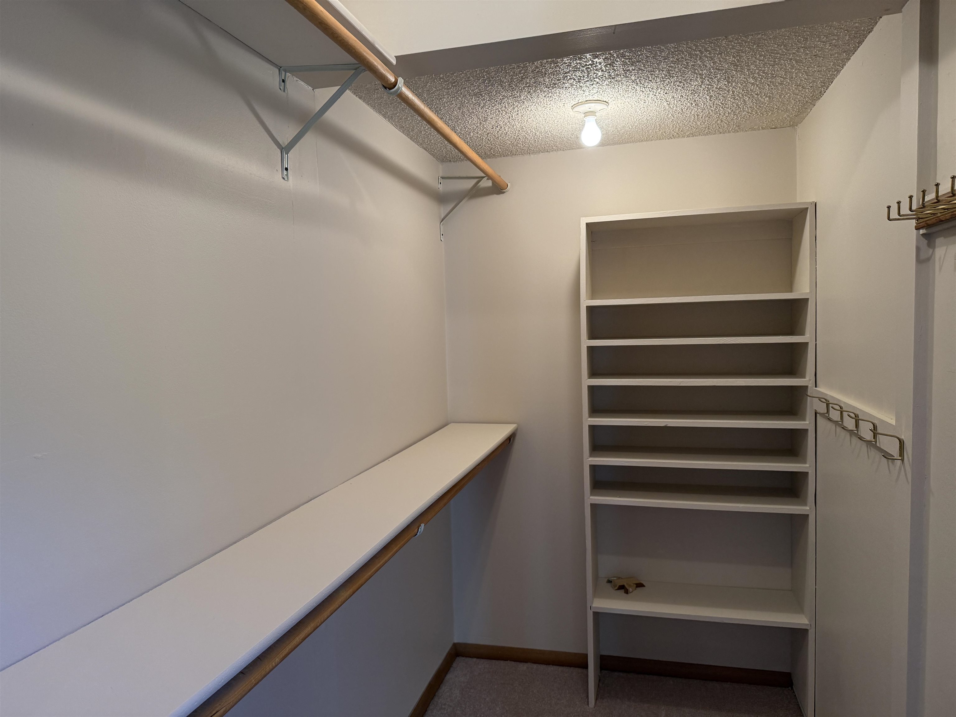 Norfolk, Nebraska 68701, United States, 3 Bedrooms Bedrooms, ,3 BathroomsBathrooms,Residential,Pending,13075