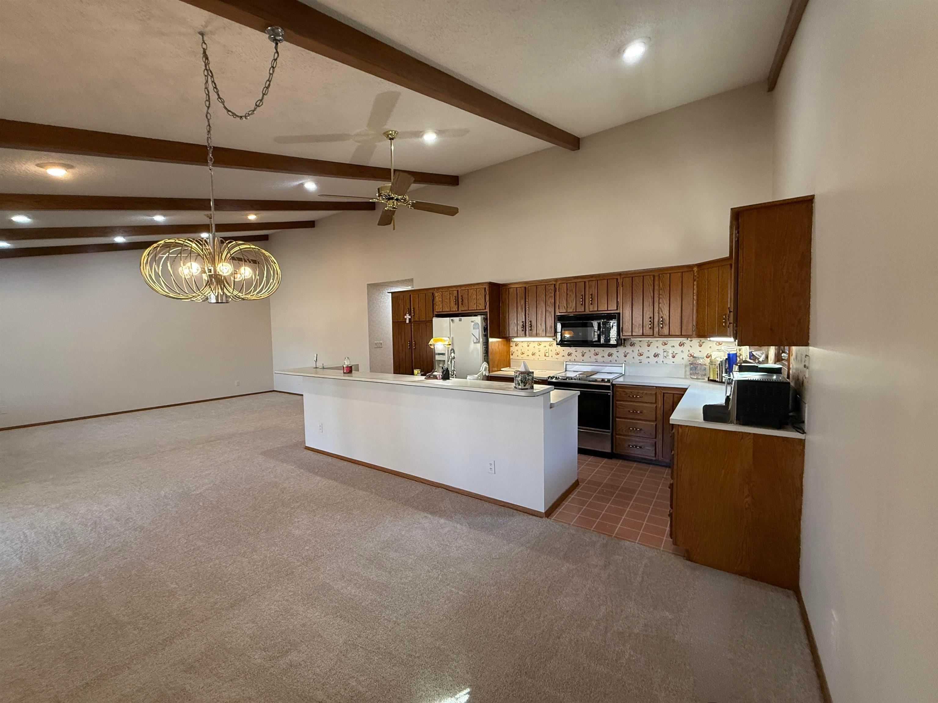 Norfolk, Nebraska 68701, United States, 3 Bedrooms Bedrooms, ,3 BathroomsBathrooms,Residential,Pending,13075