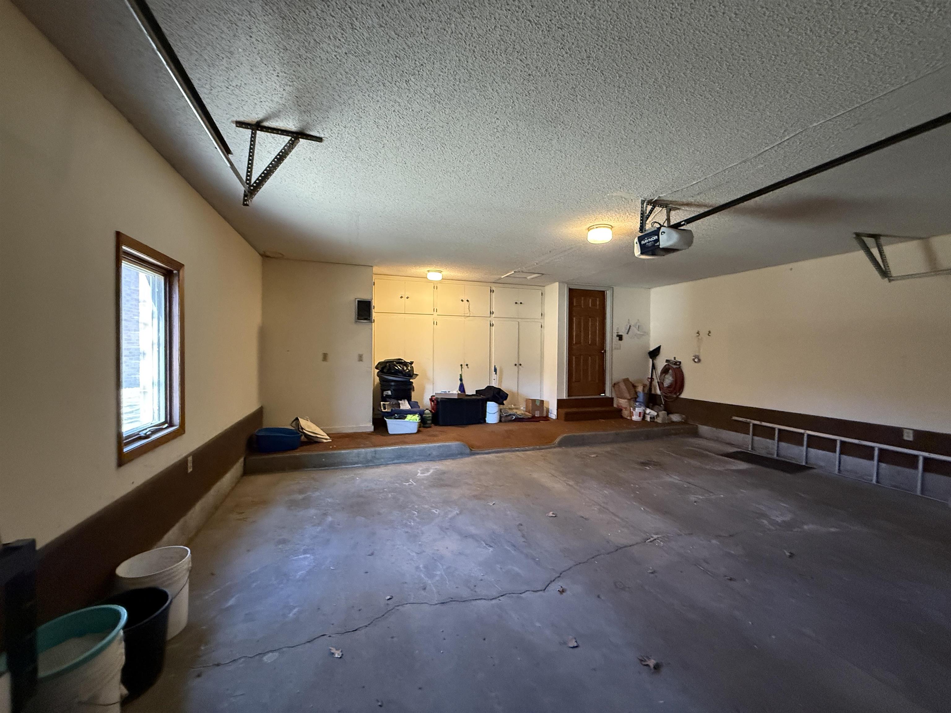 Norfolk, Nebraska 68701, United States, 3 Bedrooms Bedrooms, ,3 BathroomsBathrooms,Residential,Pending,13075