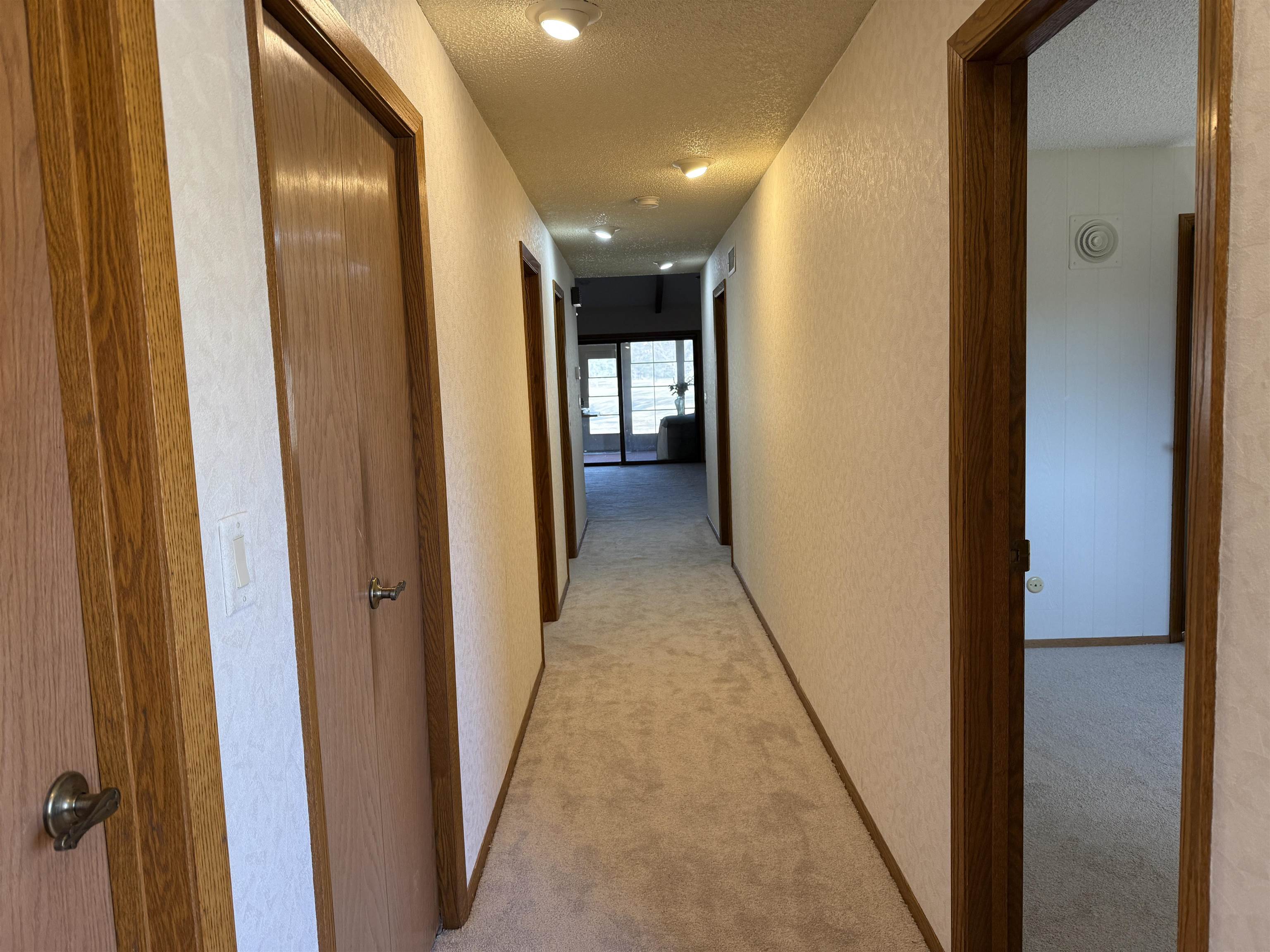 Norfolk, Nebraska 68701, United States, 3 Bedrooms Bedrooms, ,3 BathroomsBathrooms,Residential,Pending,13075