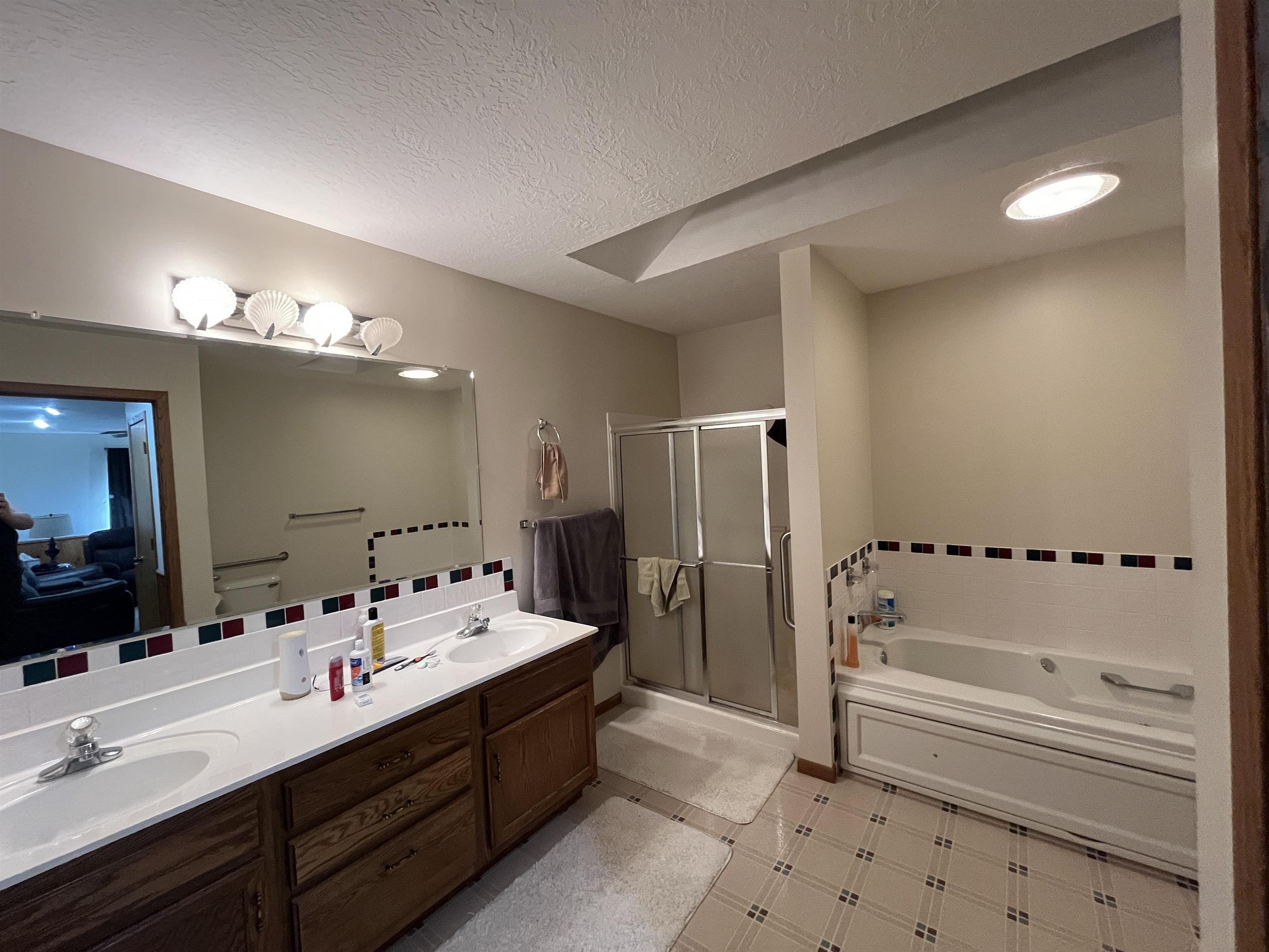 Wayne, Nebraska 68787, United States, 2 Bedrooms Bedrooms, ,2 BathroomsBathrooms,Residential,Active,125222