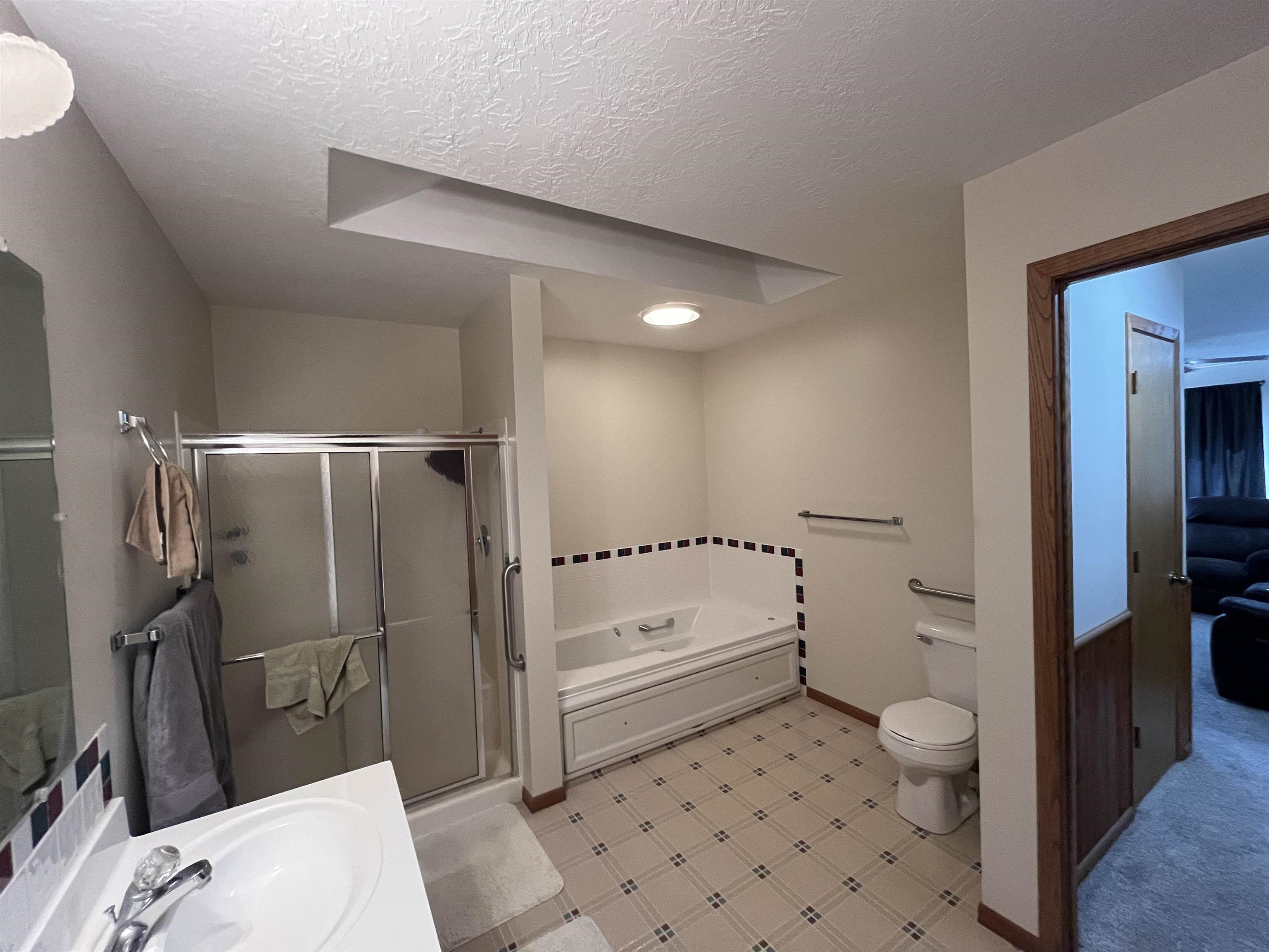 Wayne, Nebraska 68787, United States, 2 Bedrooms Bedrooms, ,2 BathroomsBathrooms,Residential,Active,125222