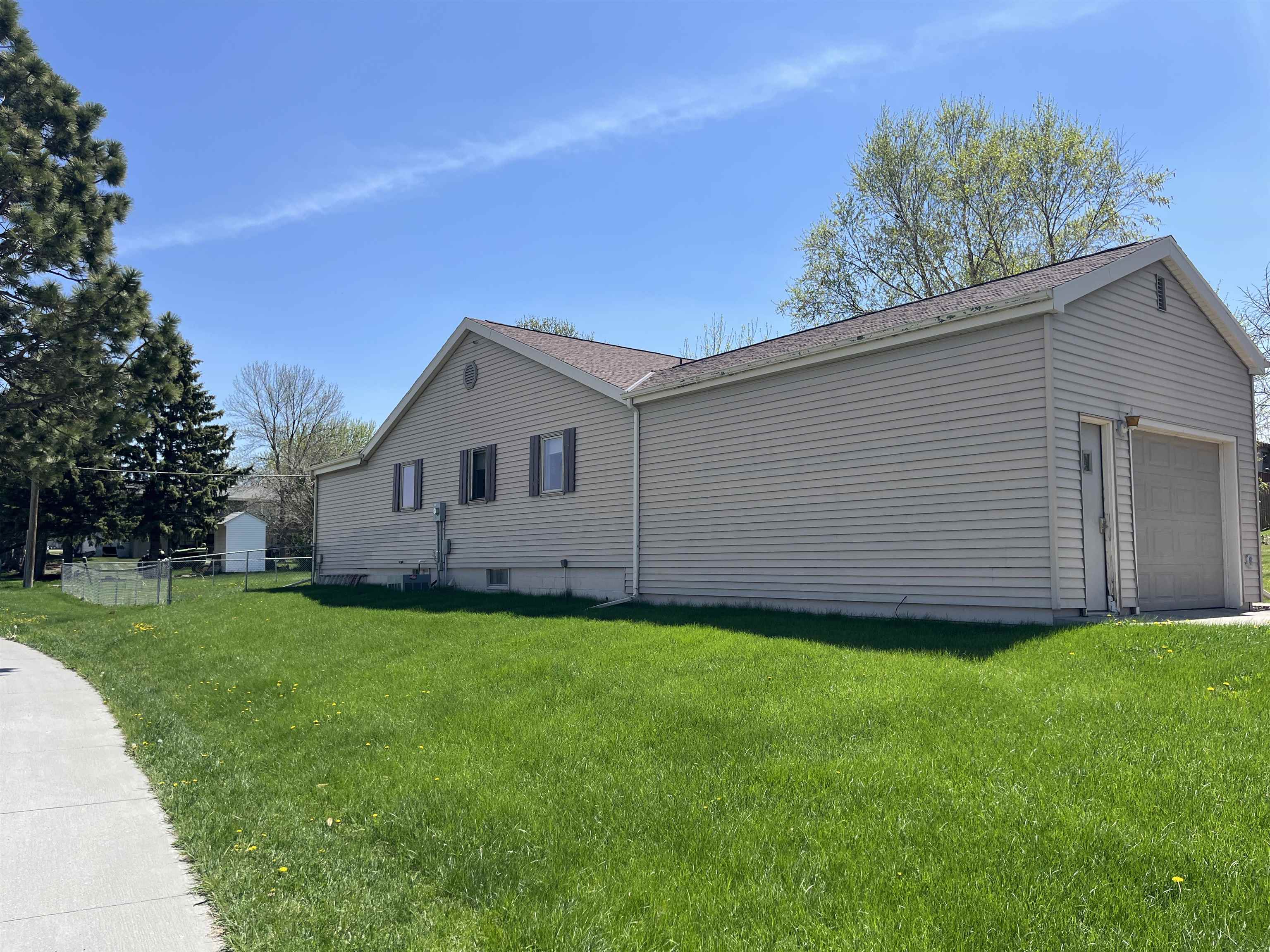 Wayne, Nebraska 68787, United States, 2 Bedrooms Bedrooms, ,2 BathroomsBathrooms,Residential,Active,125222