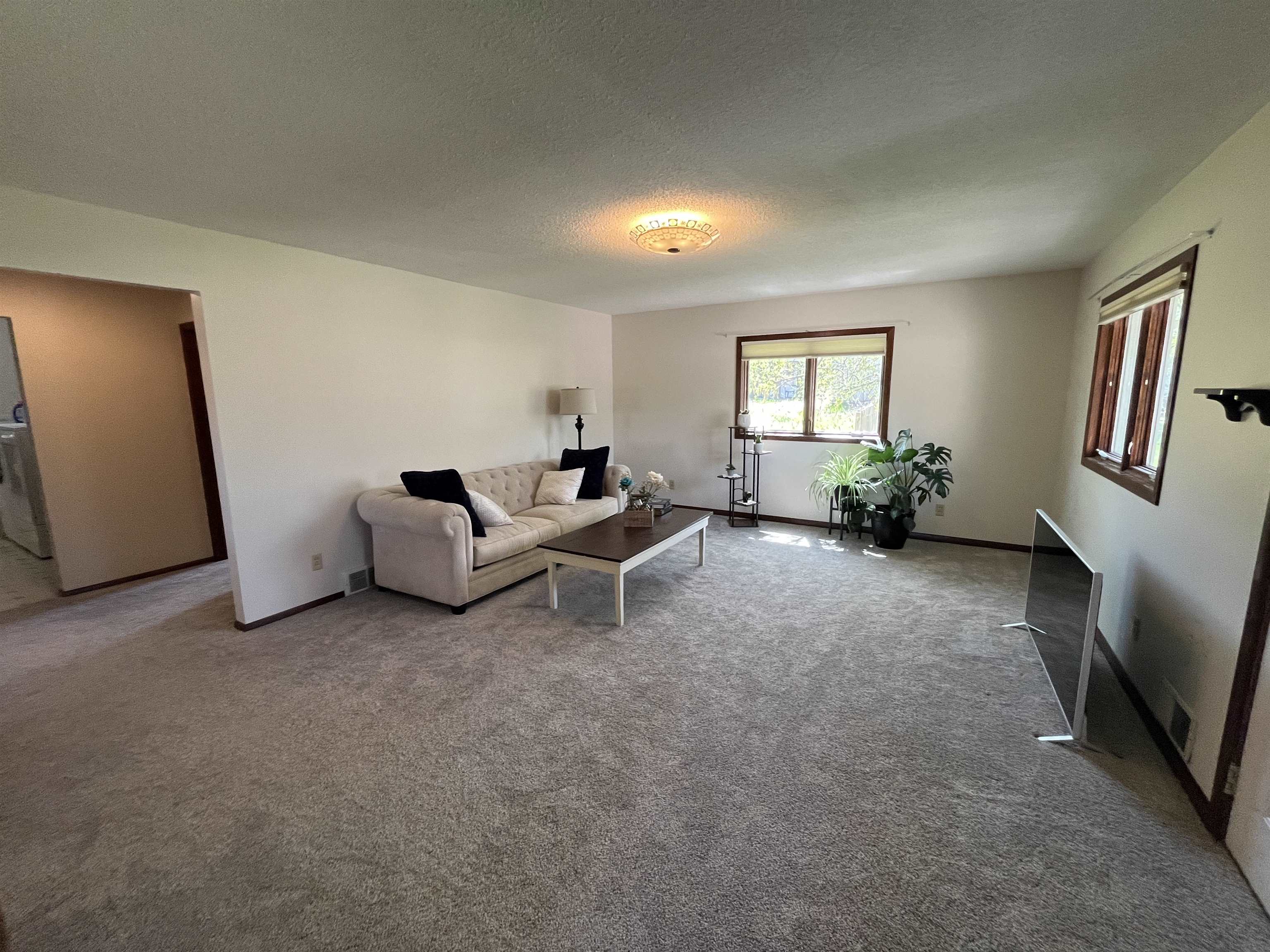 Wayne, Nebraska 68787, United States, 2 Bedrooms Bedrooms, ,2 BathroomsBathrooms,Residential,Active,125222