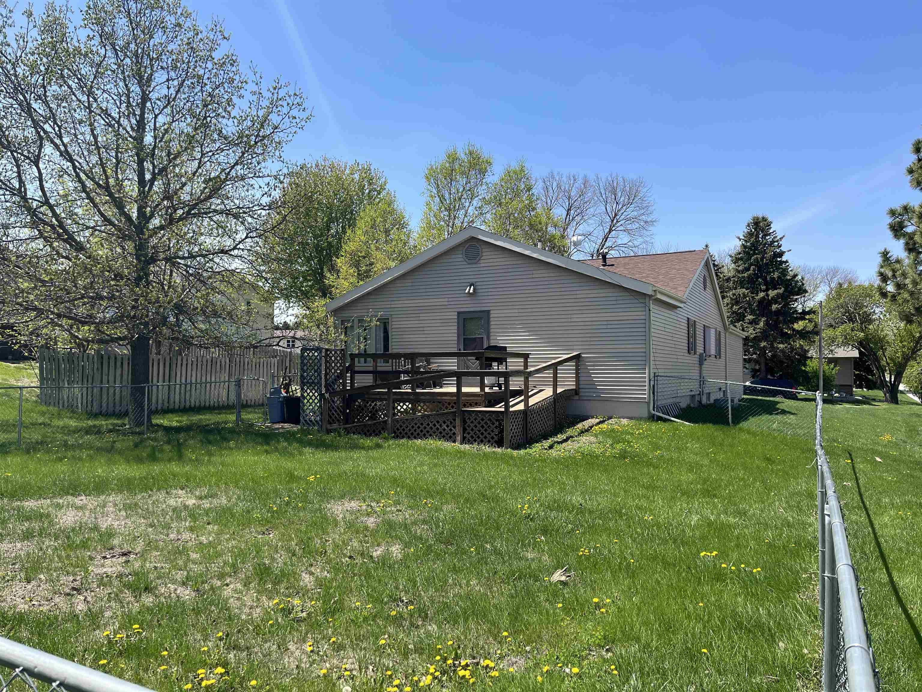 Wayne, Nebraska 68787, United States, 2 Bedrooms Bedrooms, ,2 BathroomsBathrooms,Residential,Active,125222