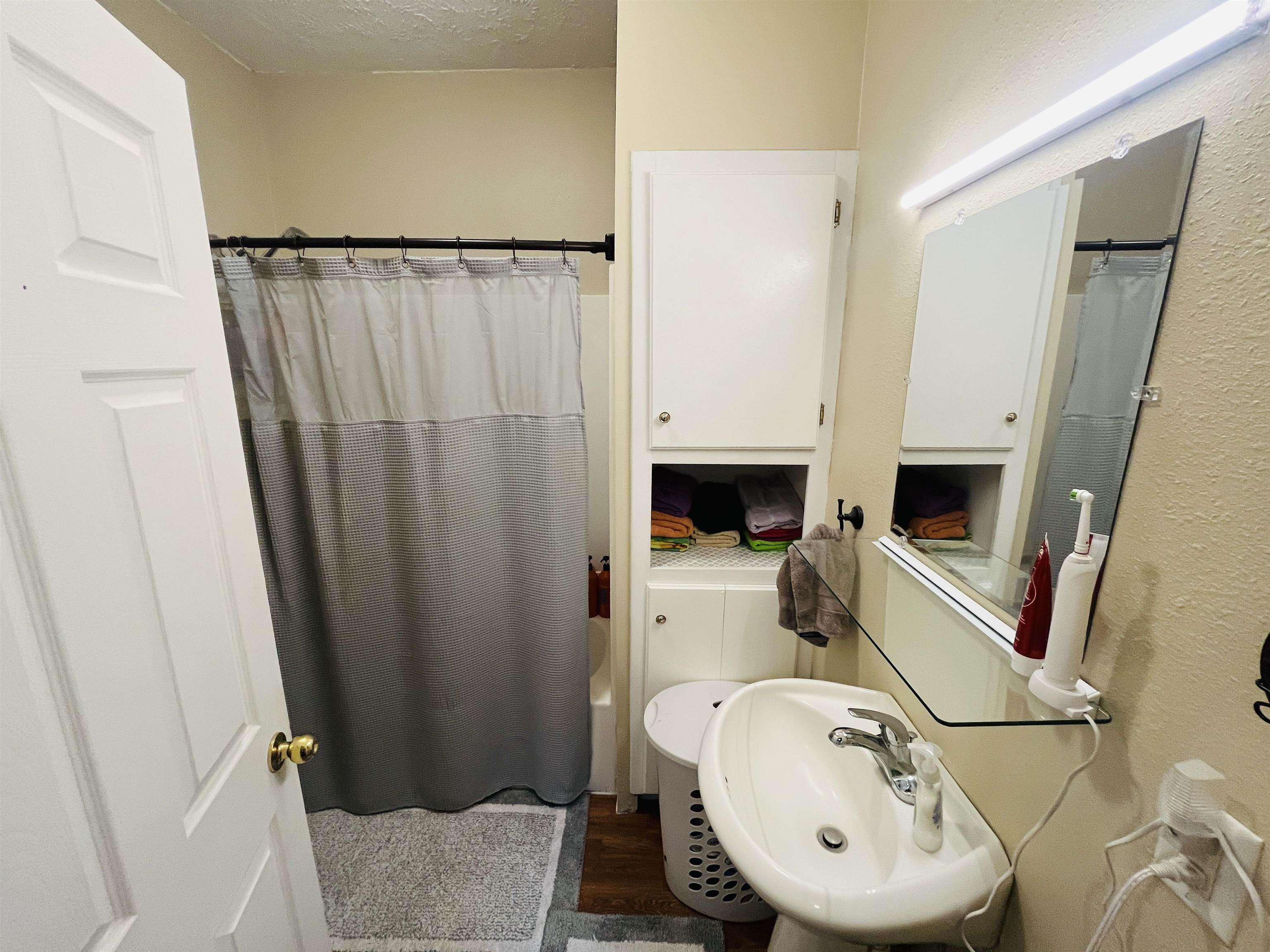 Norfolk, Nebraska 68701, United States, 2 Bedrooms Bedrooms, ,1 BathroomBathrooms,Residential,Active,252715