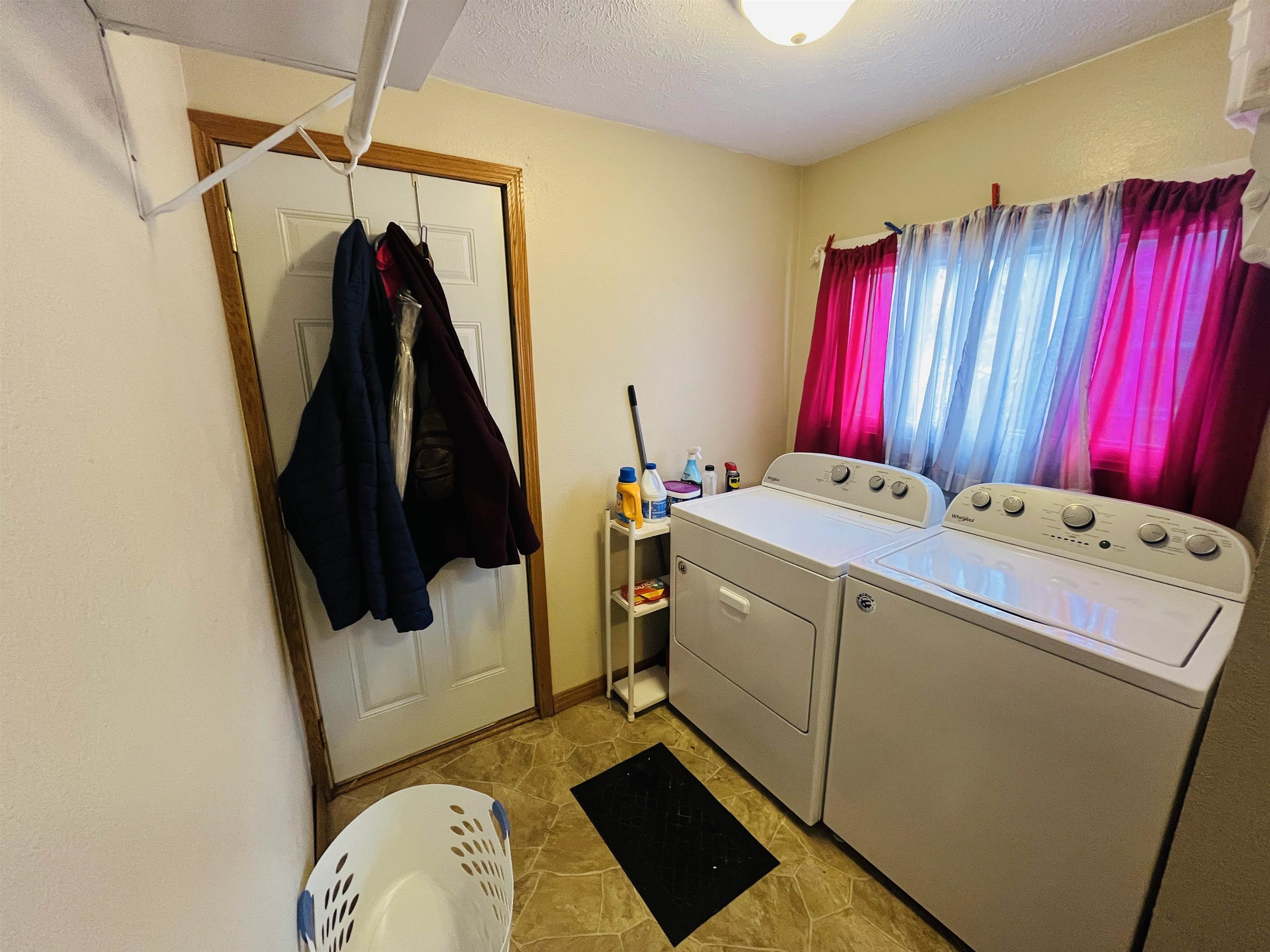 Norfolk, Nebraska 68701, United States, 2 Bedrooms Bedrooms, ,1 BathroomBathrooms,Residential,Active,252715