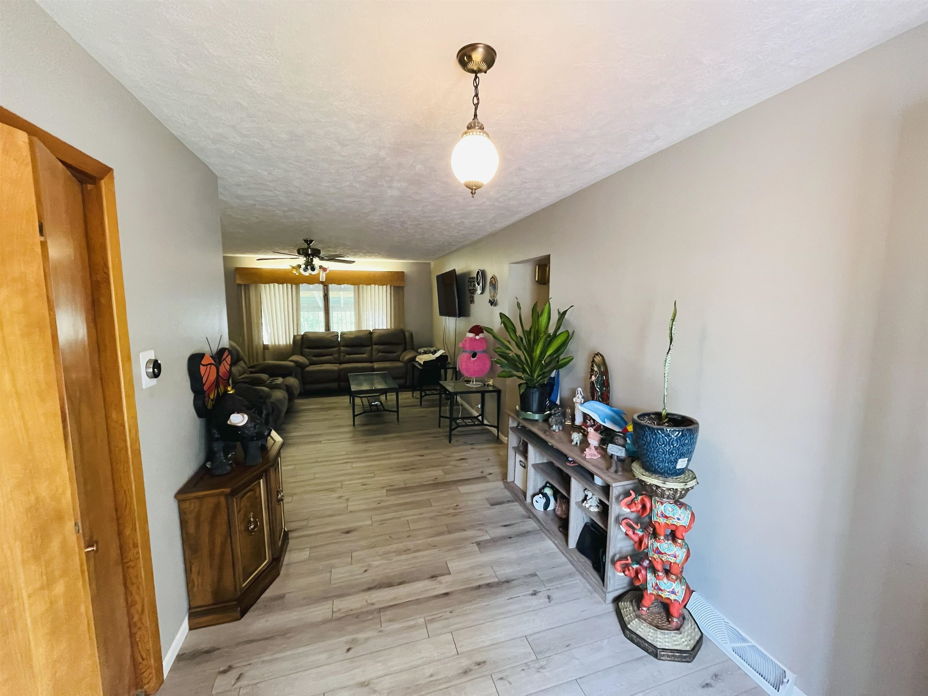 Norfolk, Nebraska 68701, United States, 2 Bedrooms Bedrooms, ,2 BathroomsBathrooms,Residential,Pending,205853