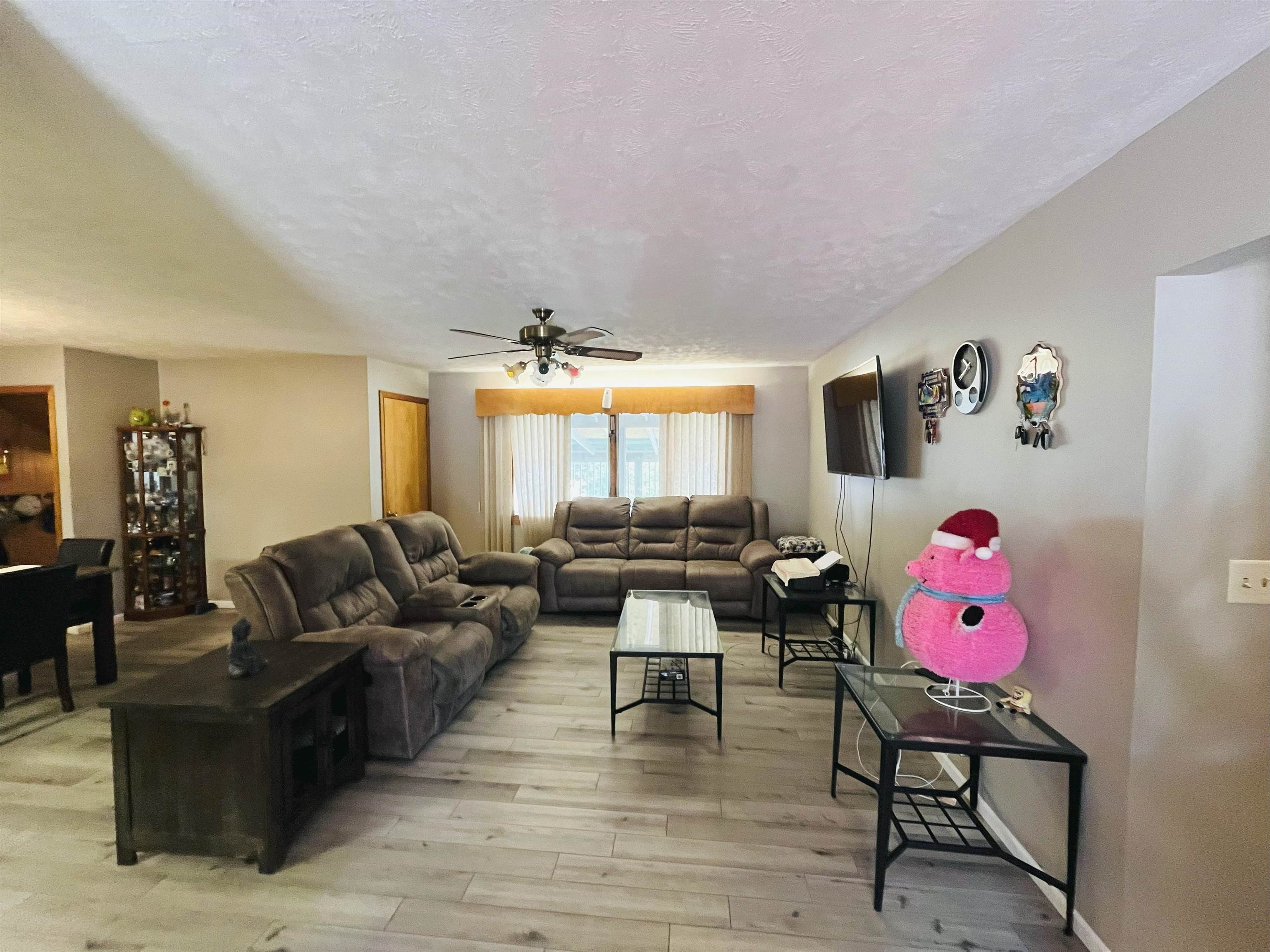 Norfolk, Nebraska 68701, United States, 2 Bedrooms Bedrooms, ,2 BathroomsBathrooms,Residential,Pending,205853