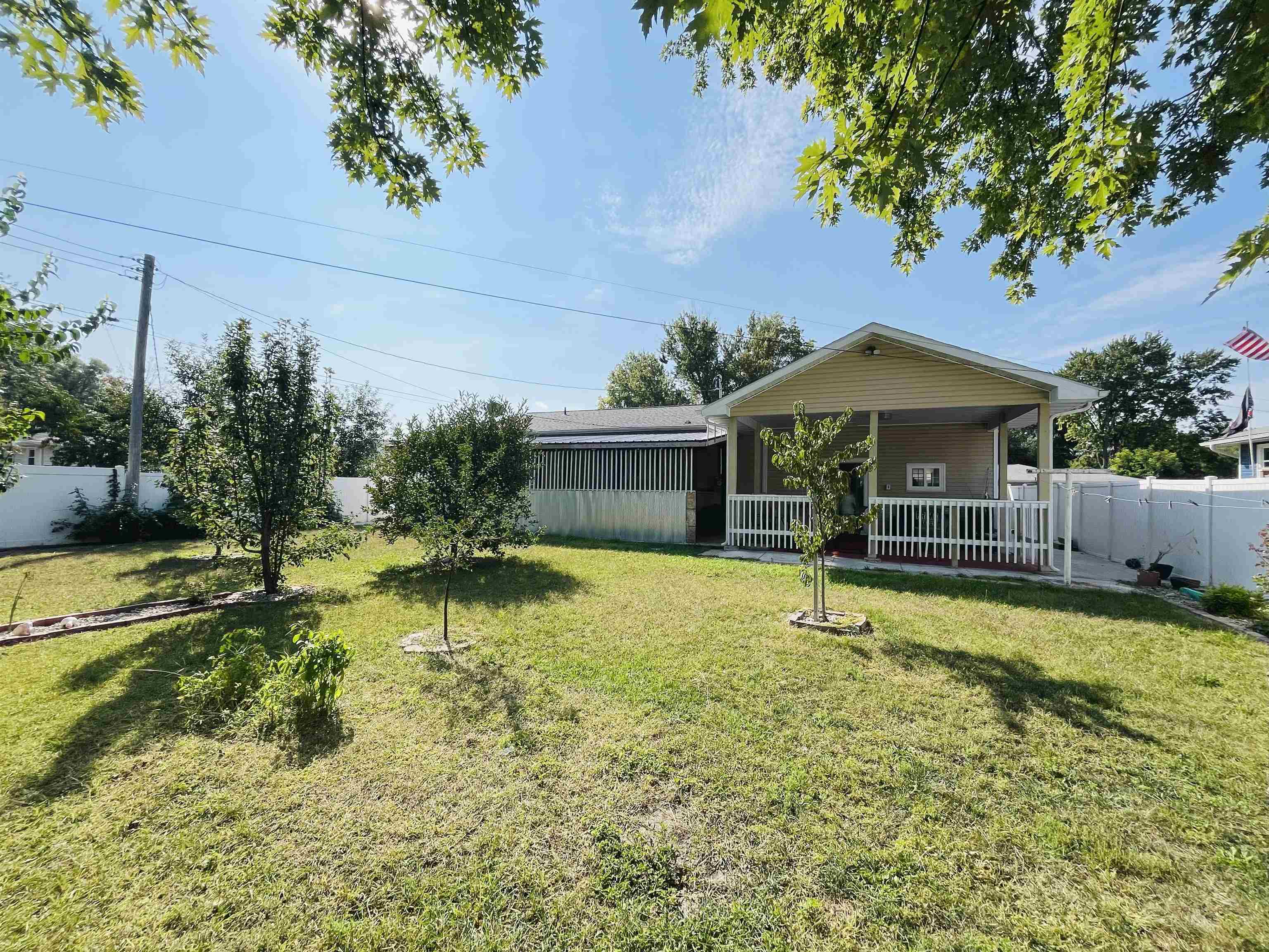 Norfolk, Nebraska 68701, United States, 2 Bedrooms Bedrooms, ,2 BathroomsBathrooms,Residential,Pending,205853