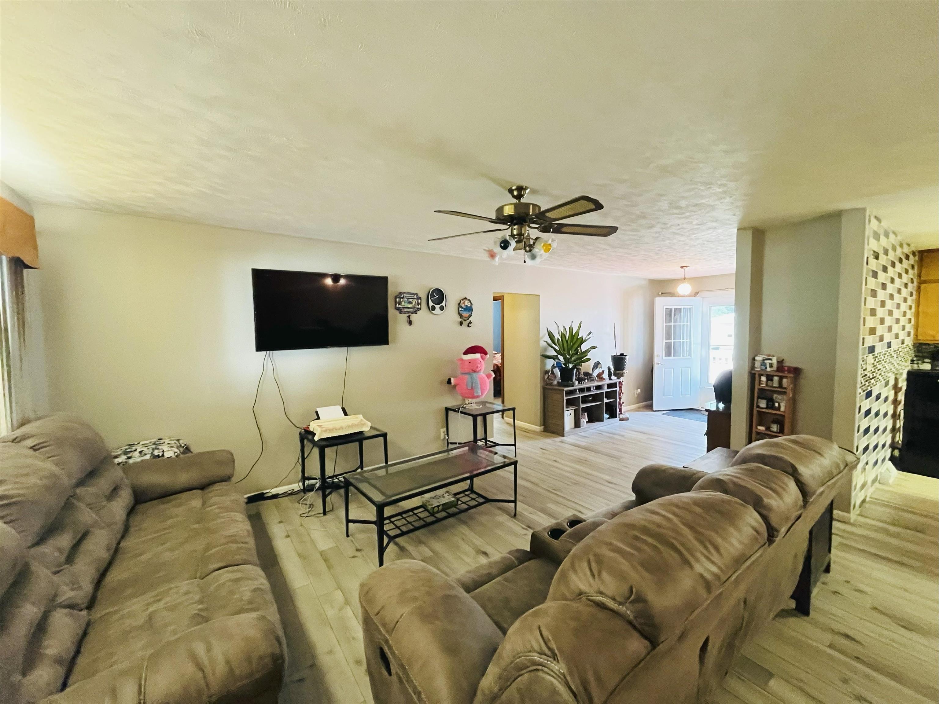 Norfolk, Nebraska 68701, United States, 2 Bedrooms Bedrooms, ,2 BathroomsBathrooms,Residential,Pending,205853