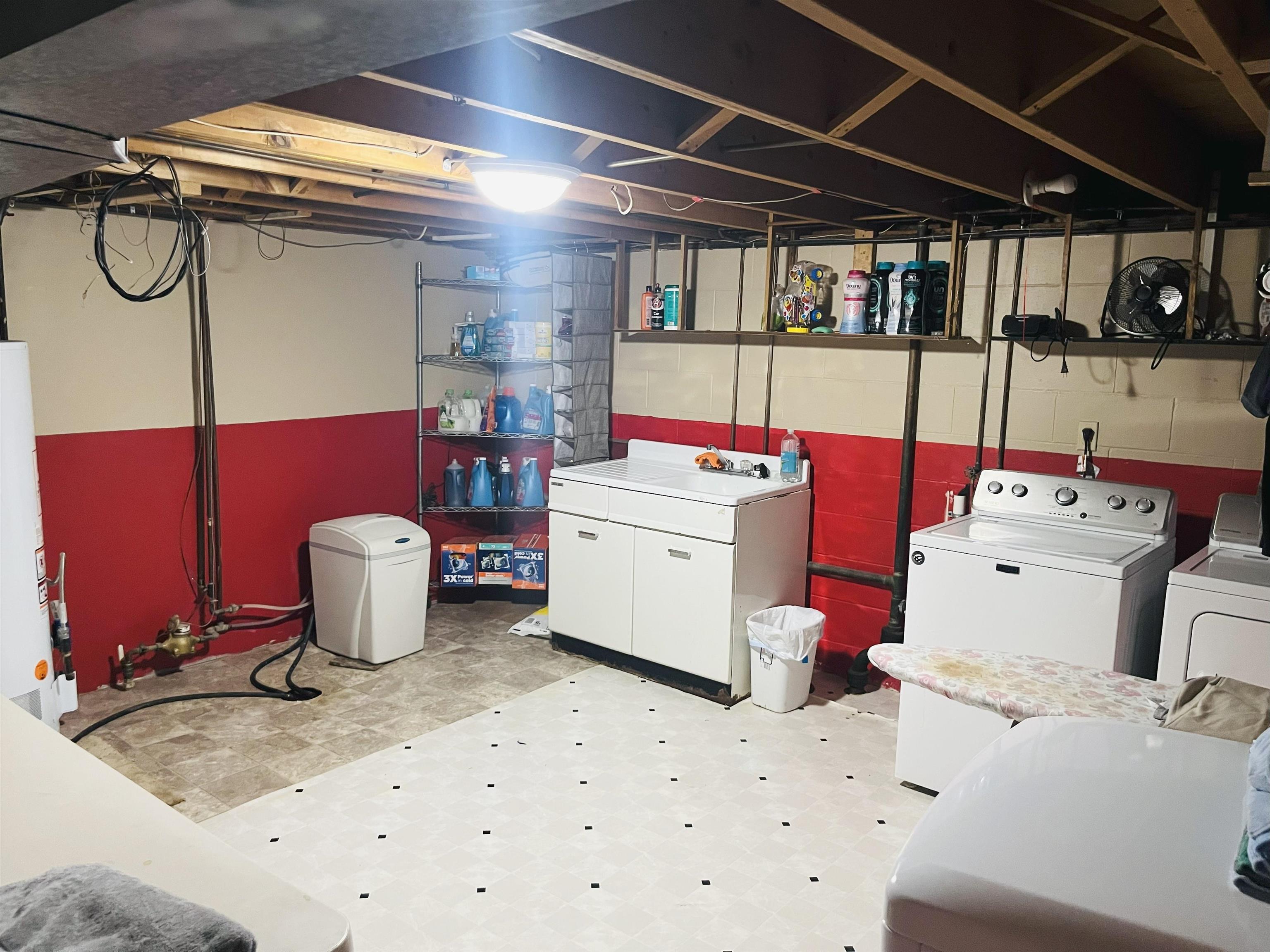 Norfolk, Nebraska 68701, United States, 2 Bedrooms Bedrooms, ,2 BathroomsBathrooms,Residential,Pending,205853