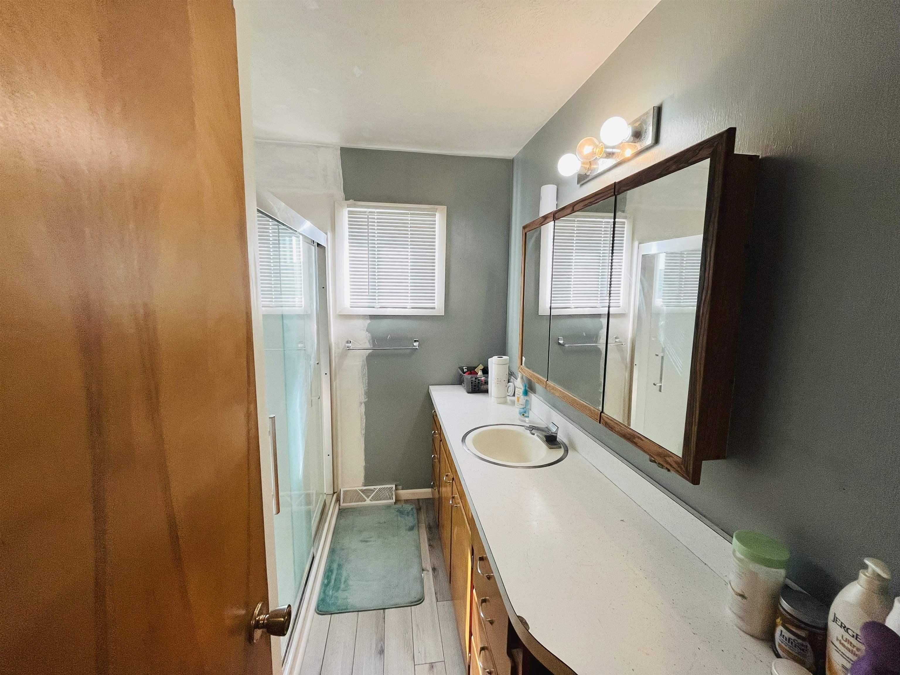 Norfolk, Nebraska 68701, United States, 2 Bedrooms Bedrooms, ,2 BathroomsBathrooms,Residential,Pending,205853