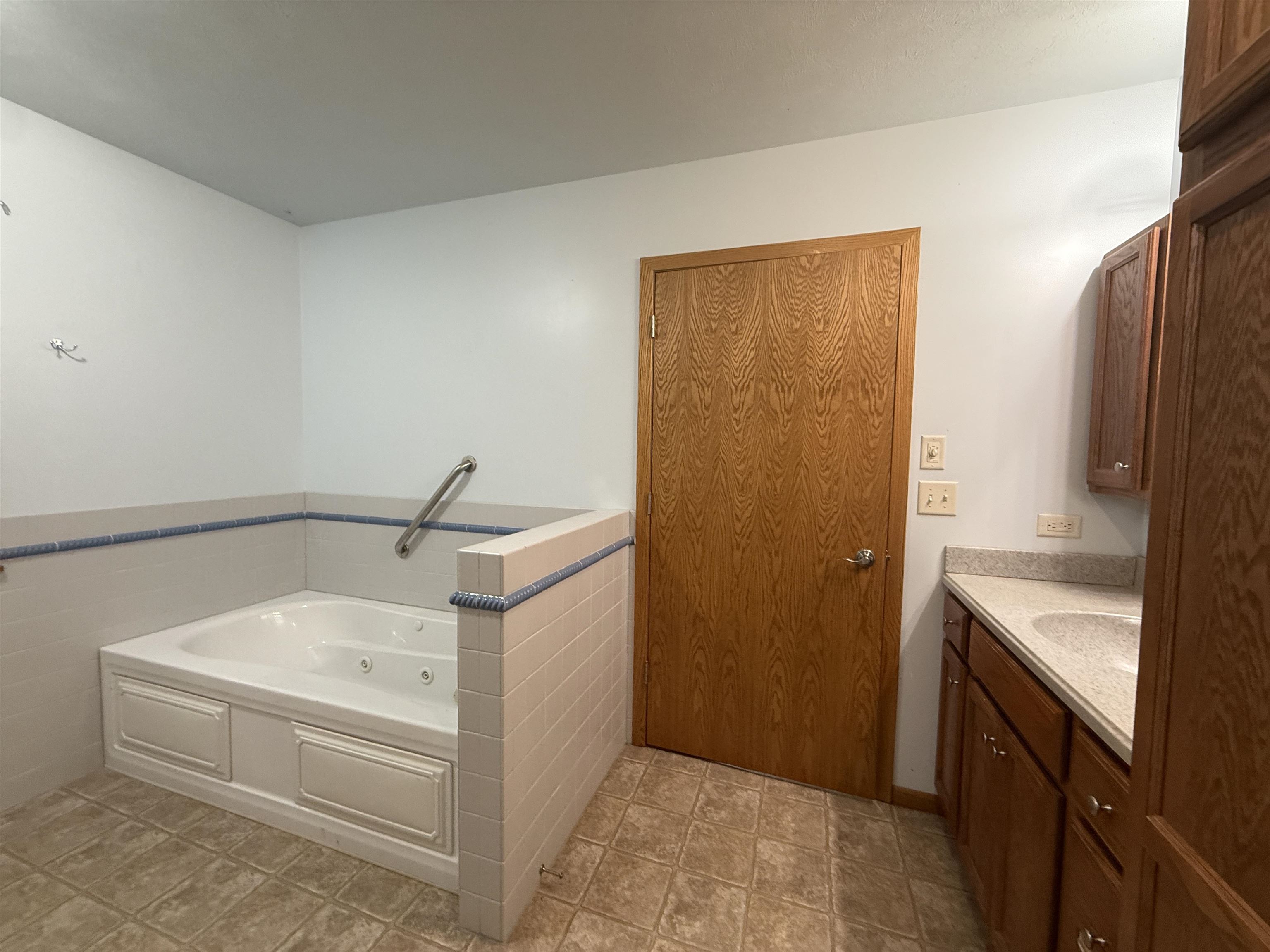 Crofton, Nebraska 68730, United States, 4 Bedrooms Bedrooms, ,3 BathroomsBathrooms,Residential,Active,244788