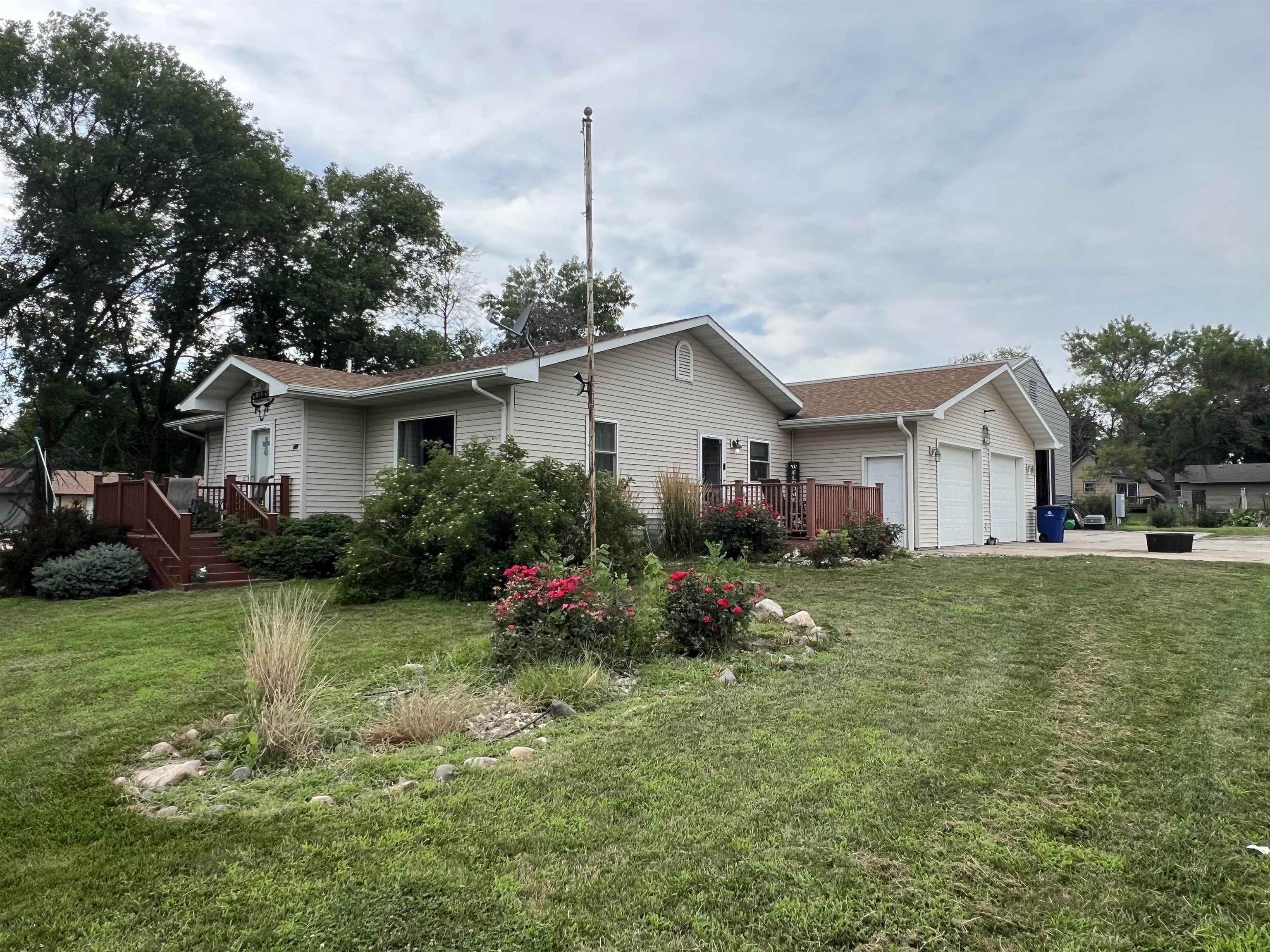 Crofton, Nebraska 68730, United States, 4 Bedrooms Bedrooms, ,3 BathroomsBathrooms,Residential,Active,244788