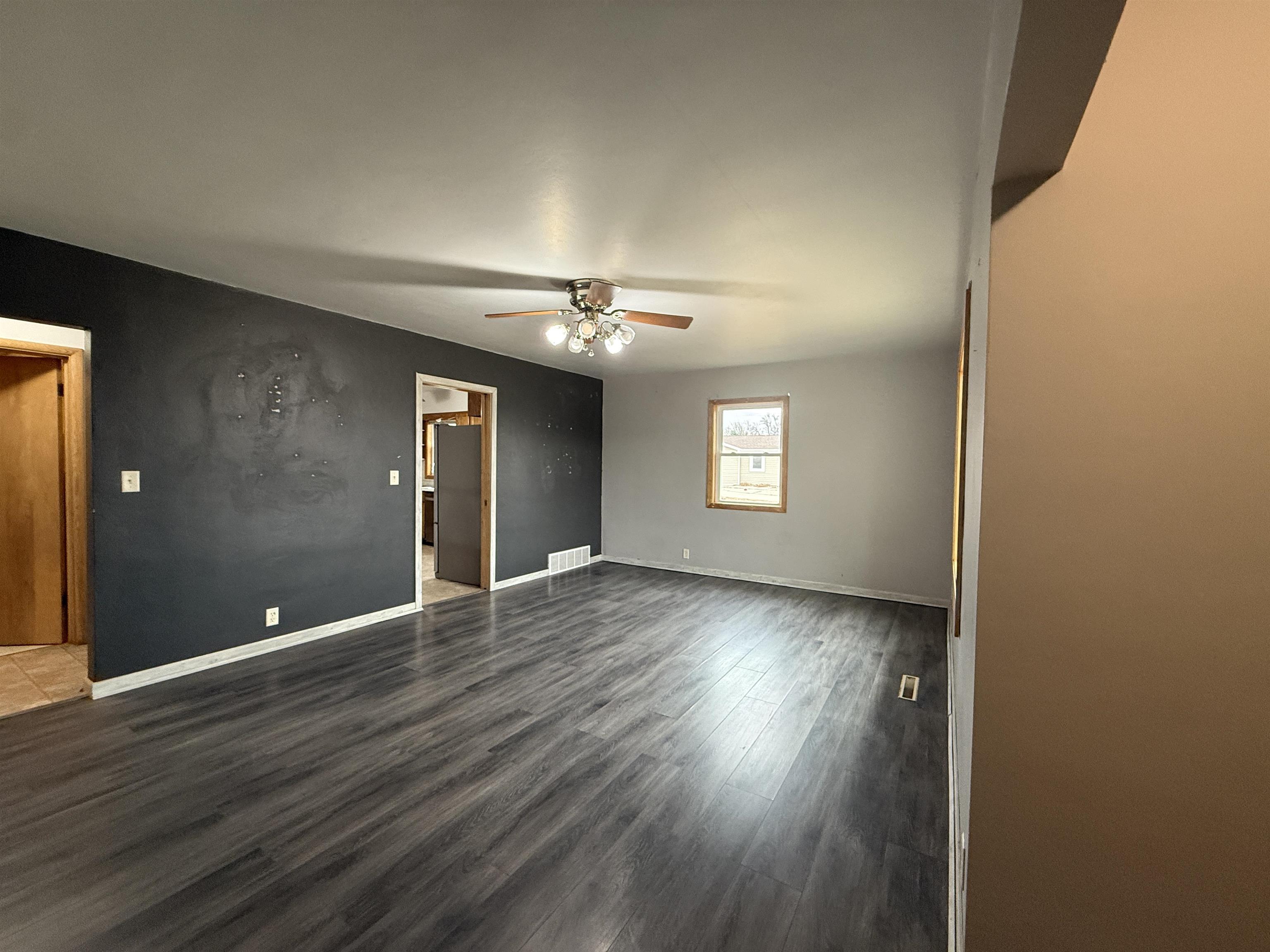 Crofton, Nebraska 68730, United States, 4 Bedrooms Bedrooms, ,3 BathroomsBathrooms,Residential,Active,244788