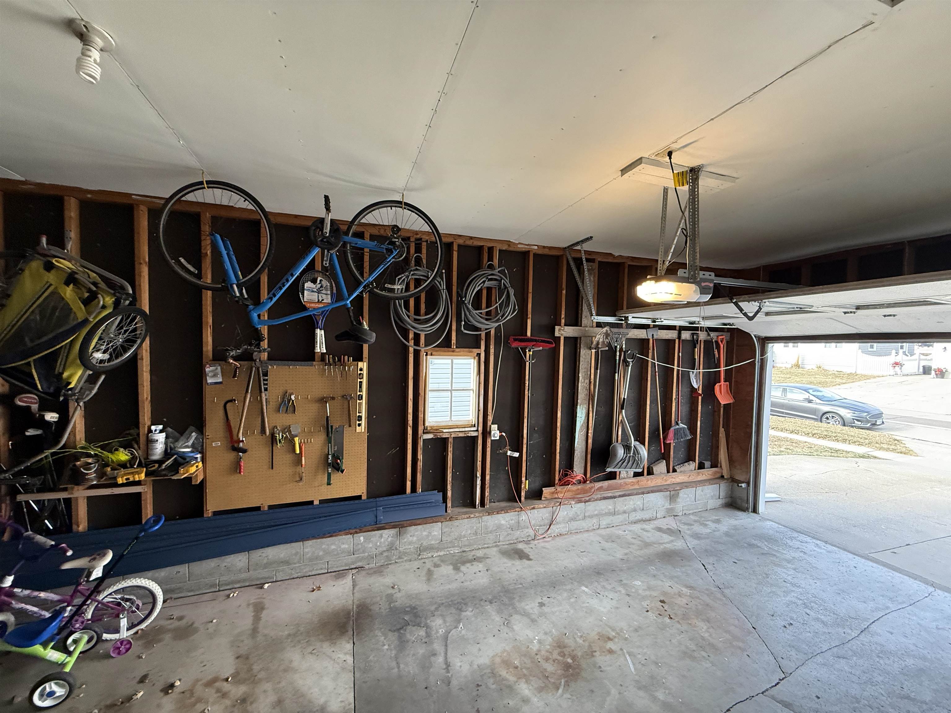 Norfolk, Nebraska 68701, United States, 4 Bedrooms Bedrooms, ,2 BathroomsBathrooms,Residential,Pending,26849