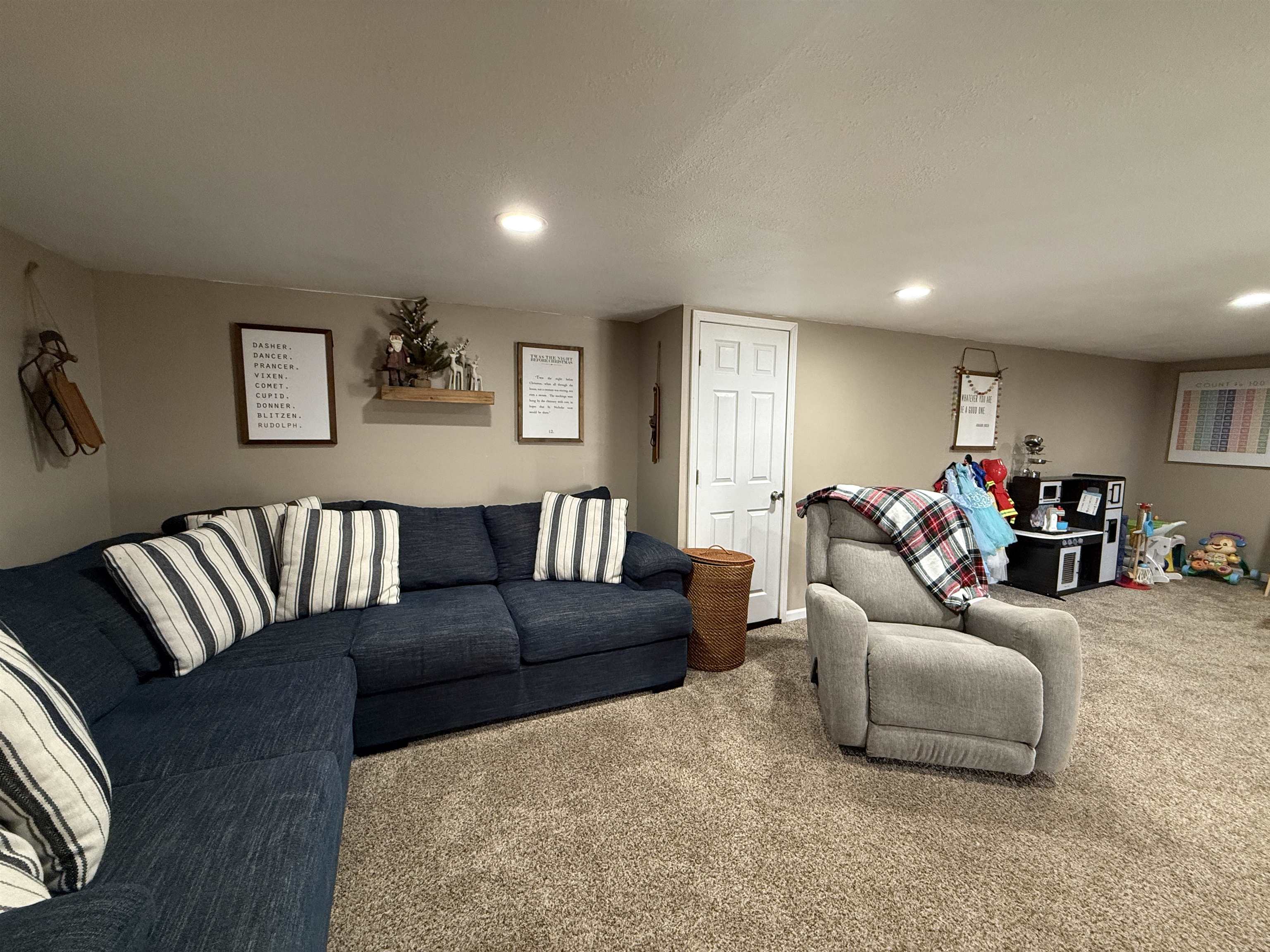 Norfolk, Nebraska 68701, United States, 4 Bedrooms Bedrooms, ,2 BathroomsBathrooms,Residential,Pending,26849