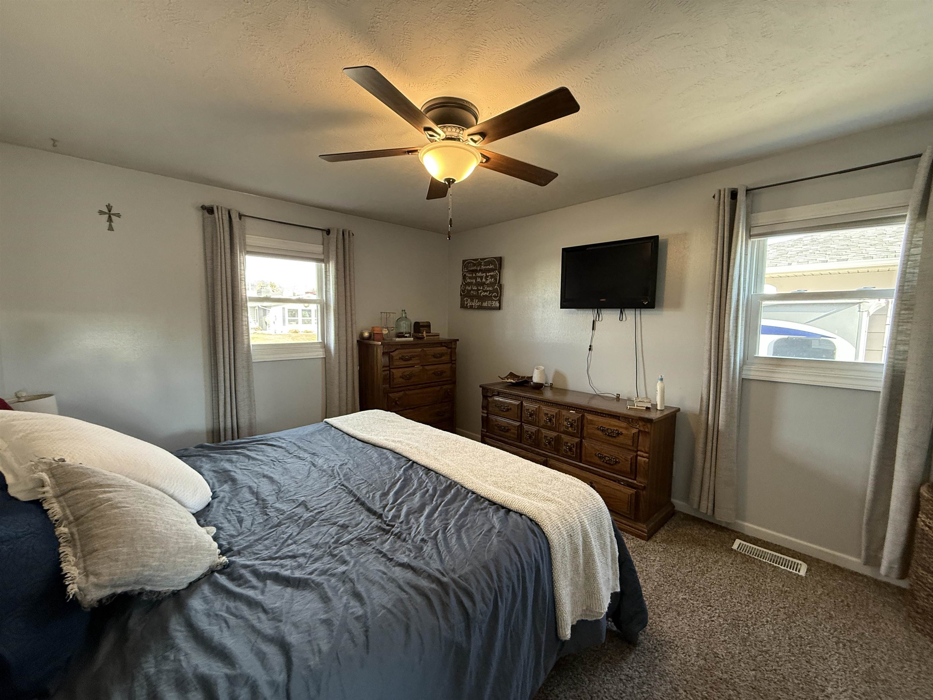 Norfolk, Nebraska 68701, United States, 4 Bedrooms Bedrooms, ,2 BathroomsBathrooms,Residential,Pending,26849