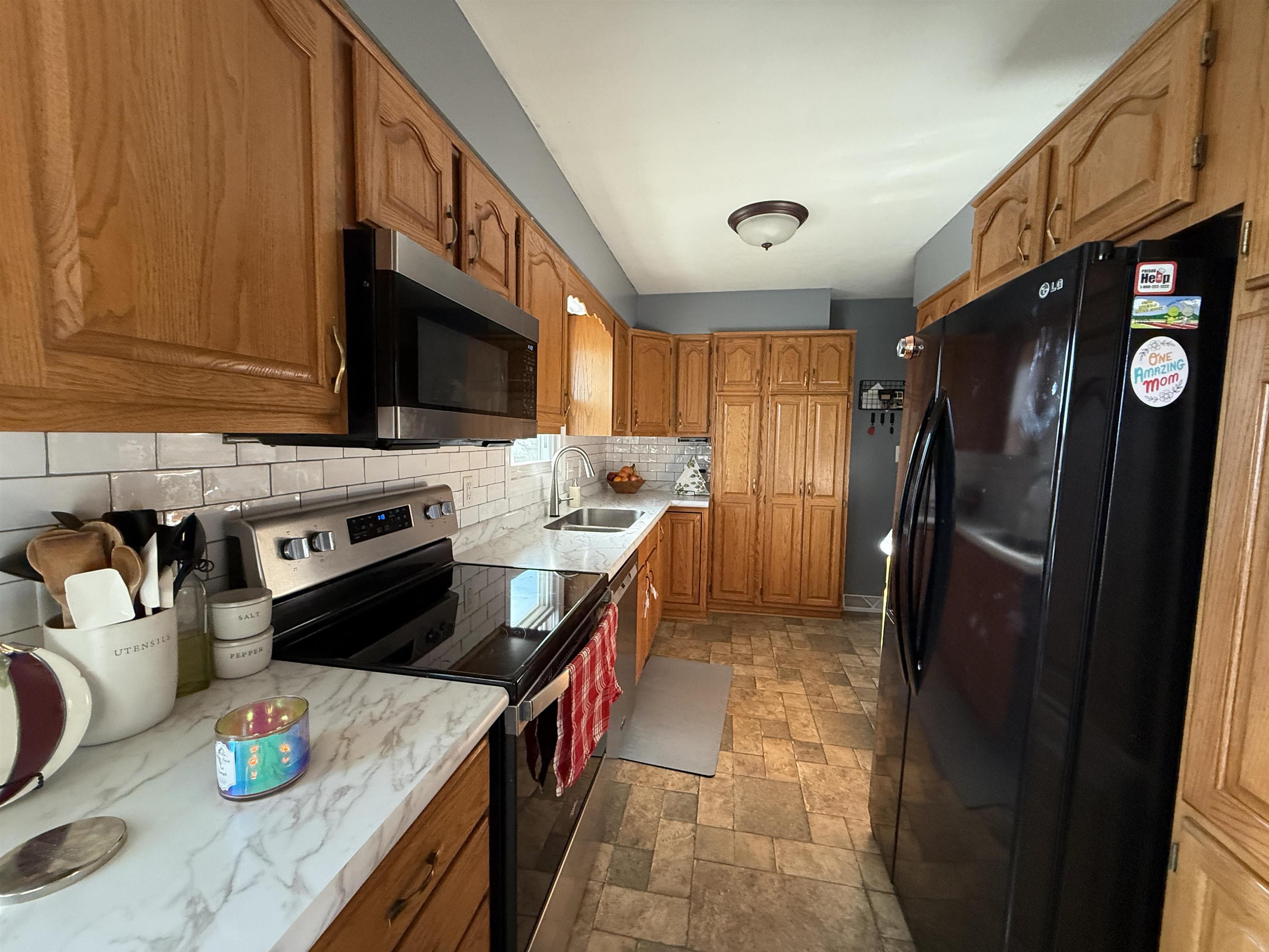 Norfolk, Nebraska 68701, United States, 4 Bedrooms Bedrooms, ,2 BathroomsBathrooms,Residential,Pending,26849