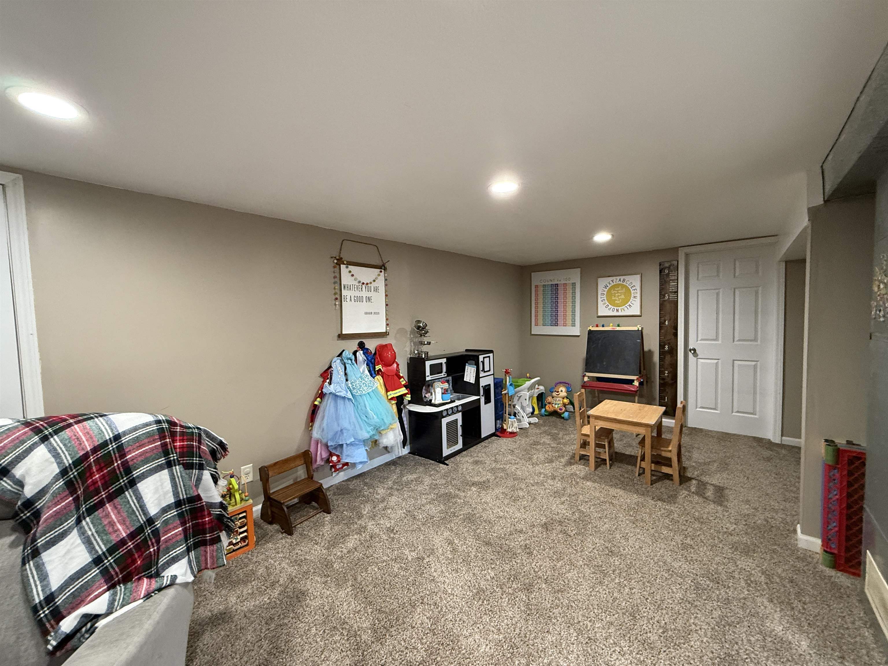 Norfolk, Nebraska 68701, United States, 4 Bedrooms Bedrooms, ,2 BathroomsBathrooms,Residential,Pending,26849