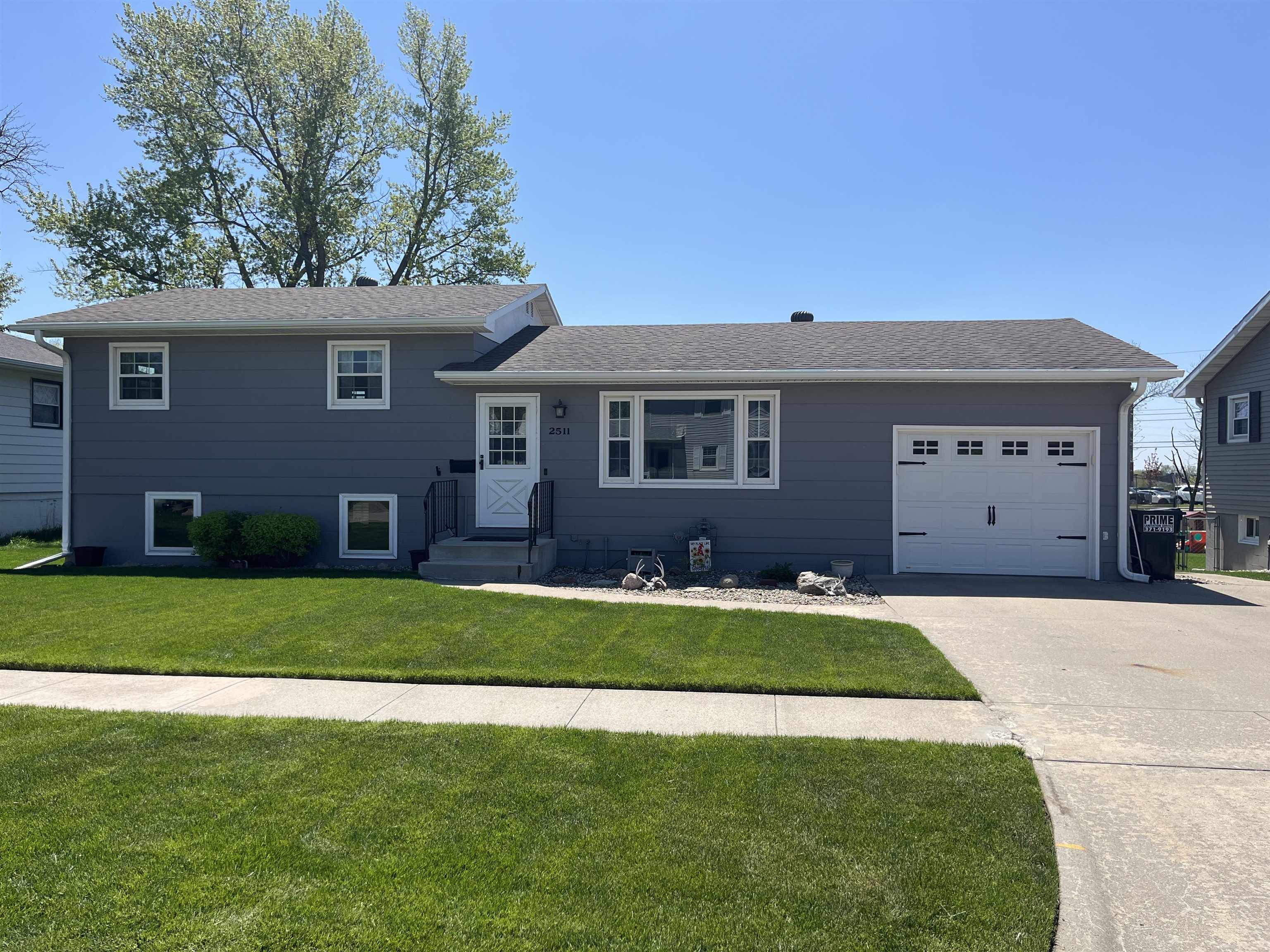 Norfolk, Nebraska 68701, United States, 3 Bedrooms Bedrooms, ,2 BathroomsBathrooms,Residential,Pending,123085