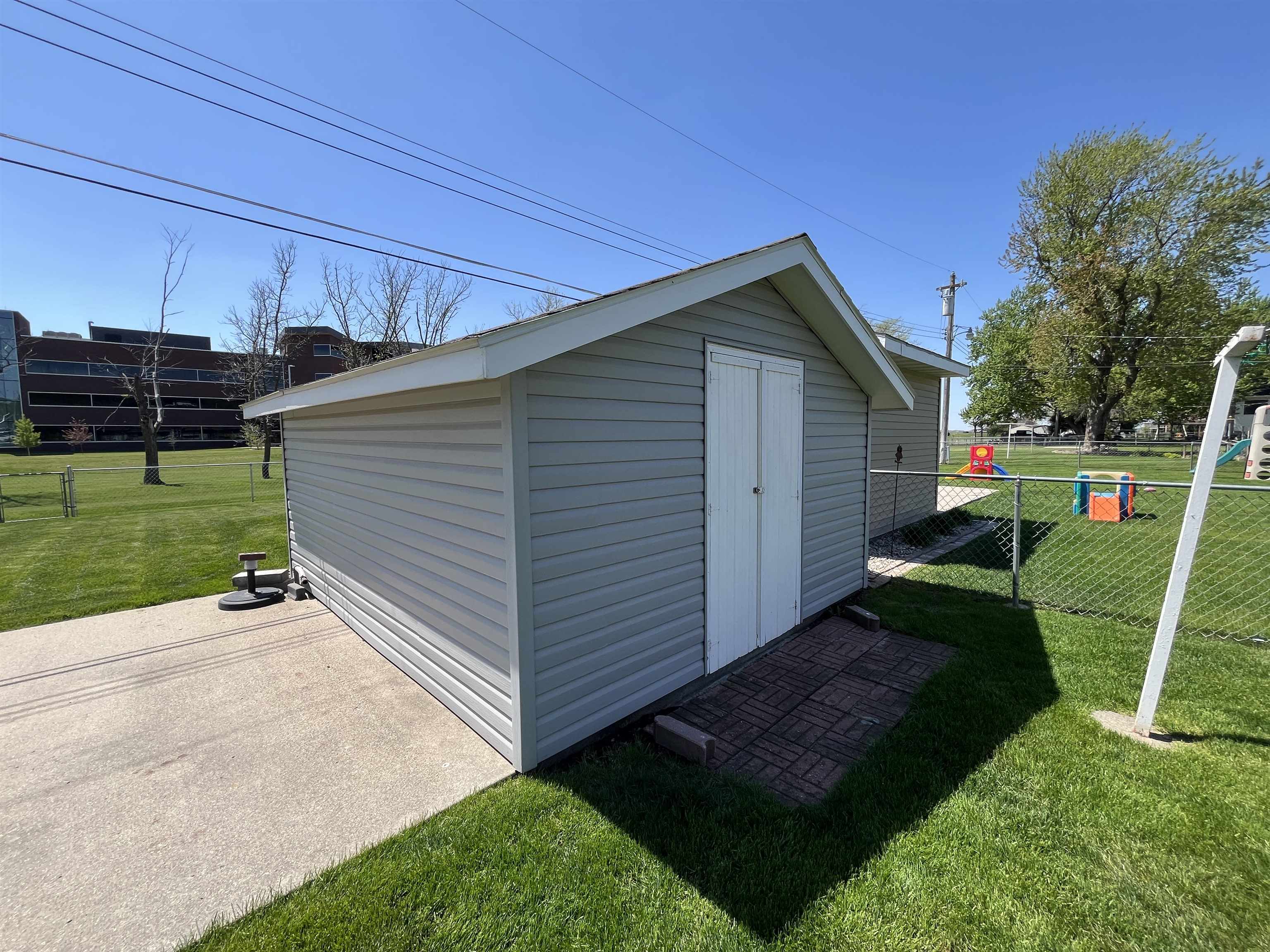 Norfolk, Nebraska 68701, United States, 3 Bedrooms Bedrooms, ,2 BathroomsBathrooms,Residential,Pending,123085