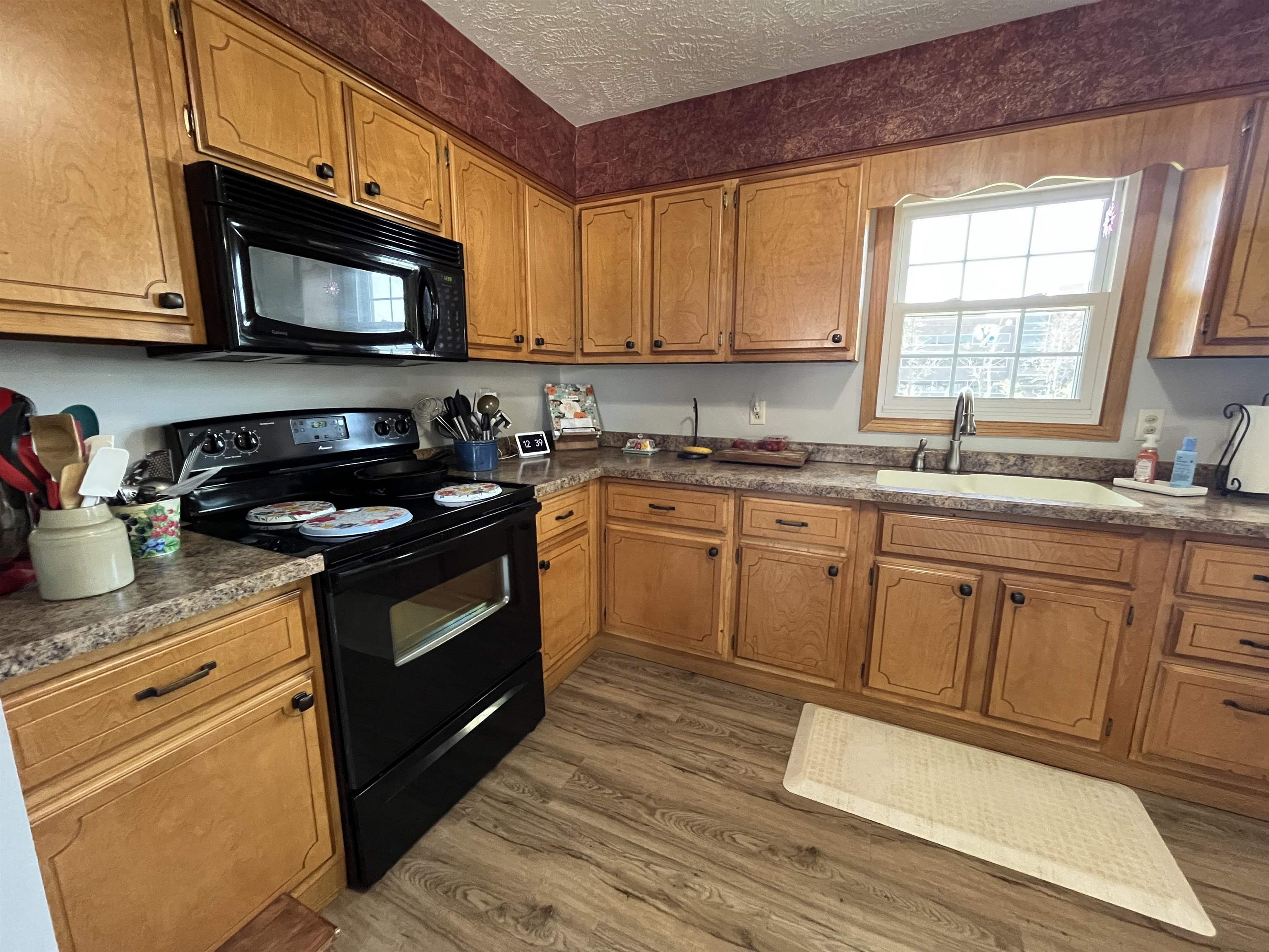 Norfolk, Nebraska 68701, United States, 3 Bedrooms Bedrooms, ,2 BathroomsBathrooms,Residential,Pending,123085