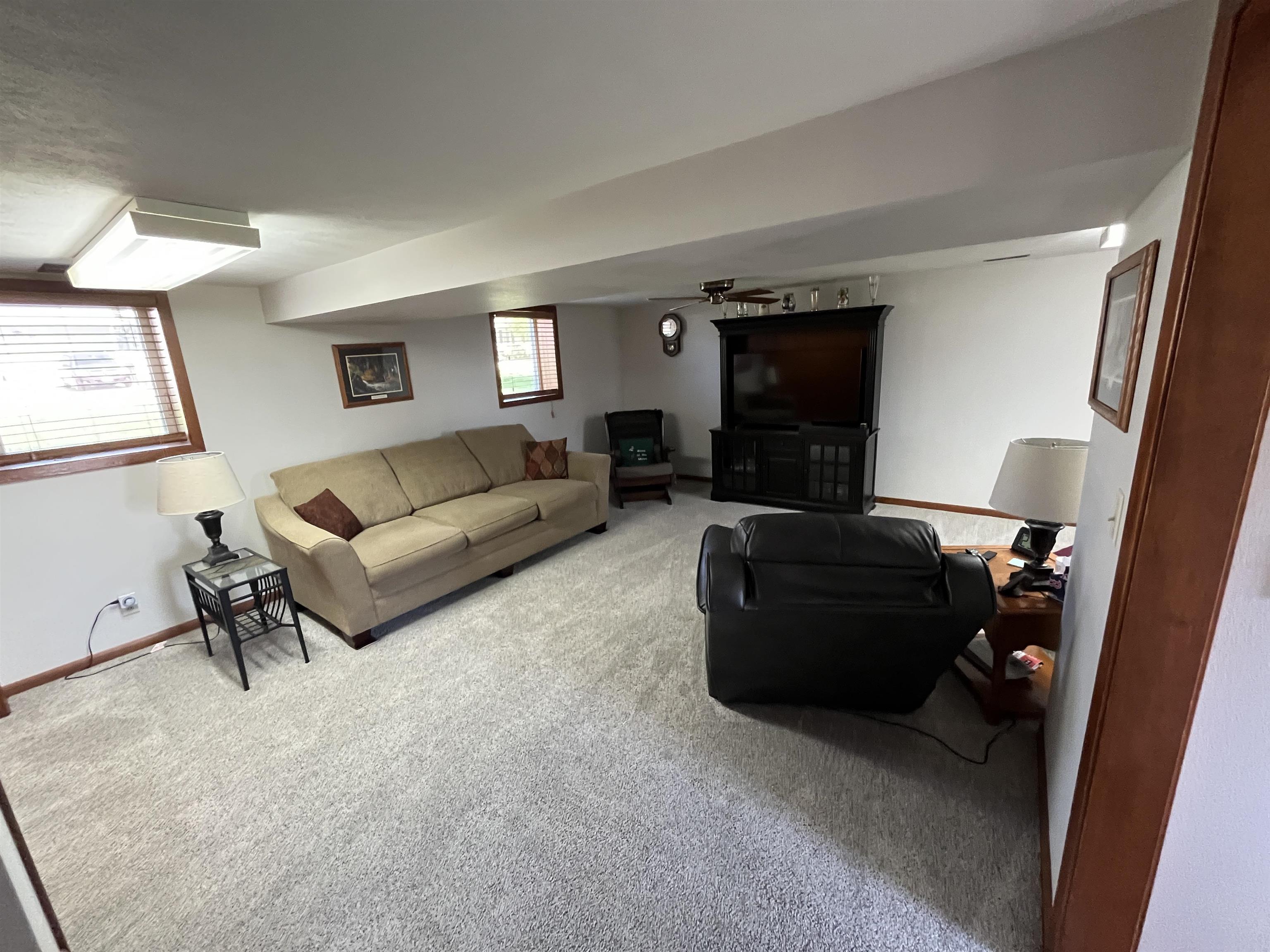 Norfolk, Nebraska 68701, United States, 3 Bedrooms Bedrooms, ,2 BathroomsBathrooms,Residential,Pending,123085