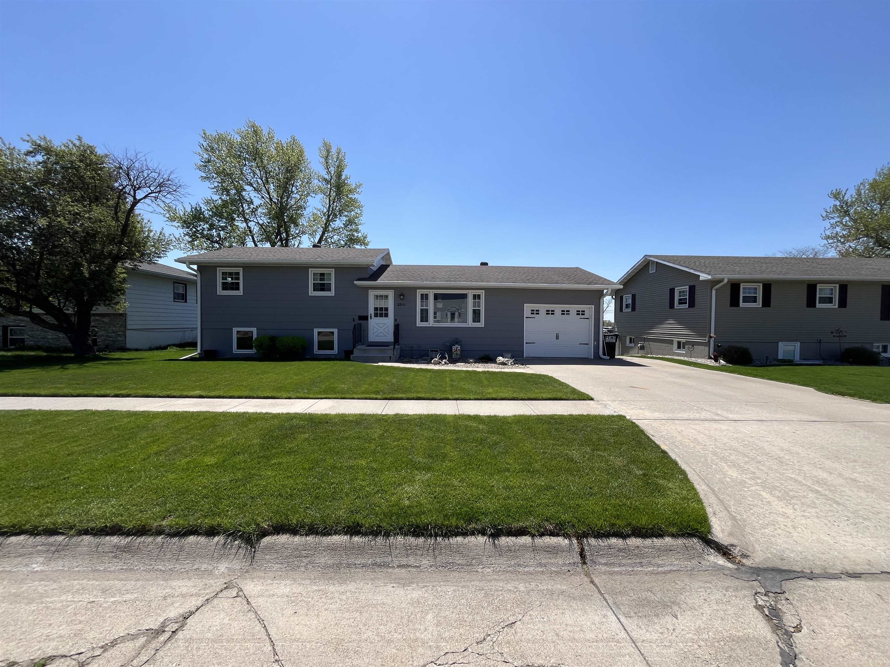 Norfolk, Nebraska 68701, United States, 3 Bedrooms Bedrooms, ,2 BathroomsBathrooms,Residential,Pending,123085