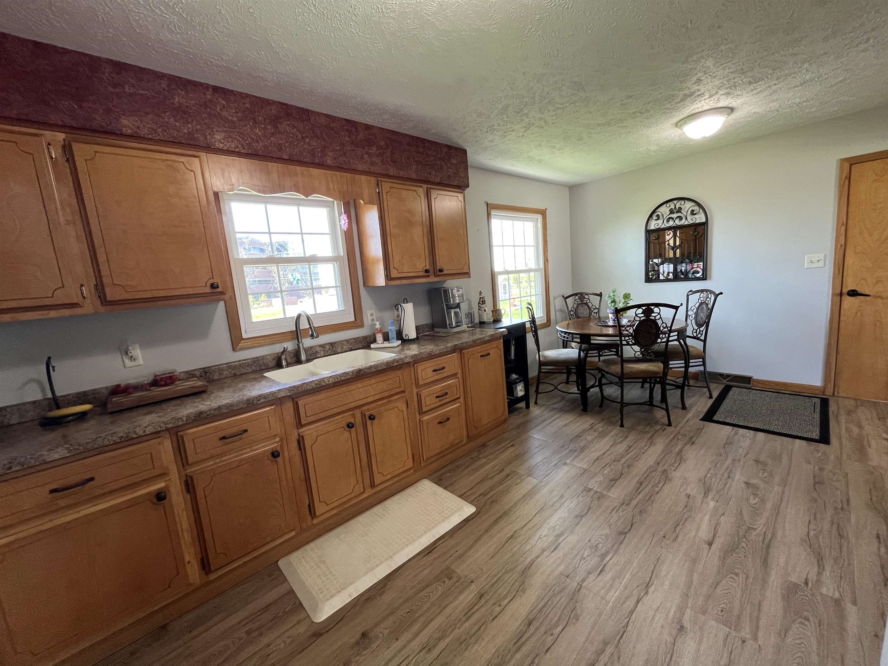 Norfolk, Nebraska 68701, United States, 3 Bedrooms Bedrooms, ,2 BathroomsBathrooms,Residential,Pending,123085