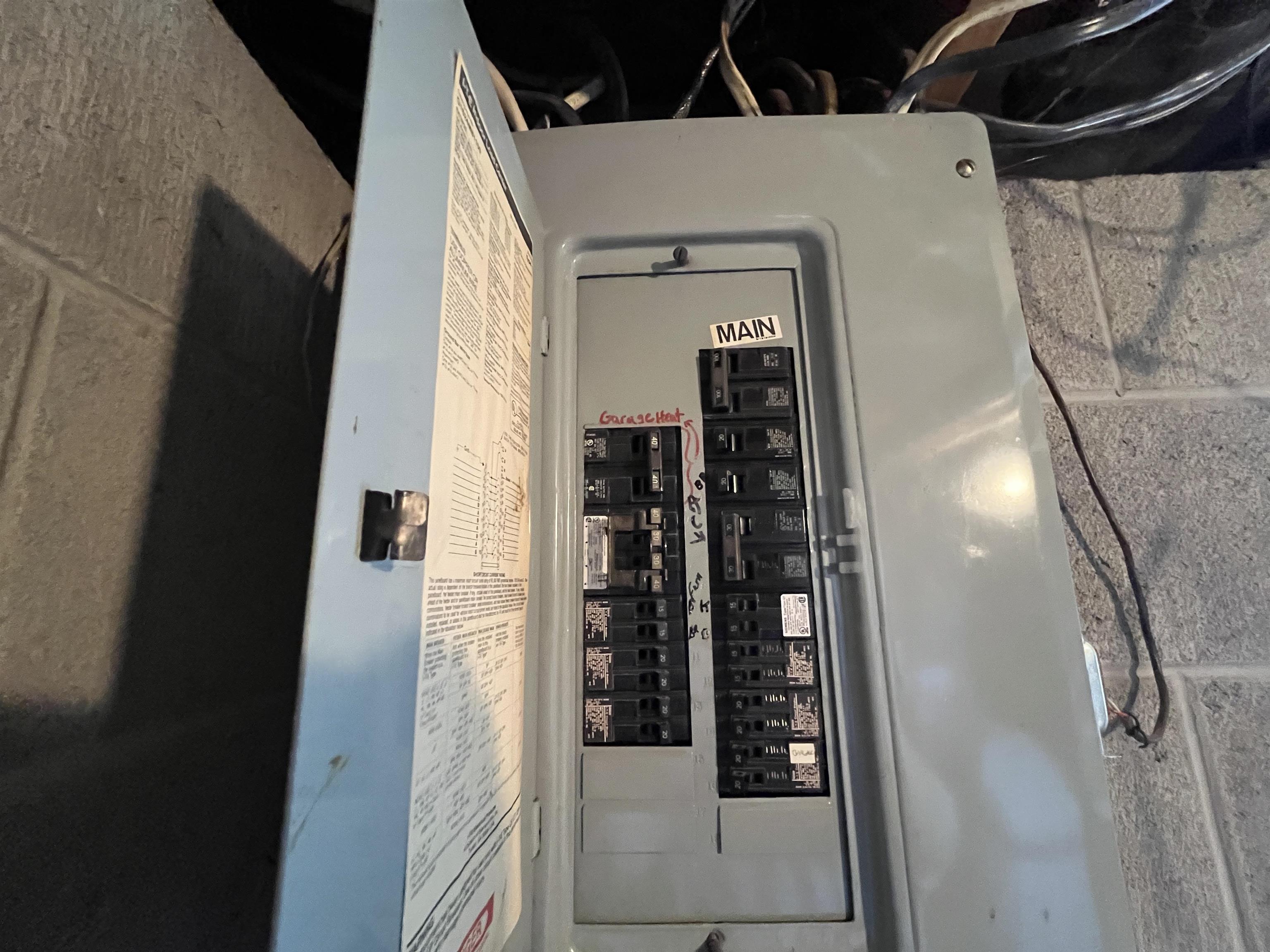 Norfolk, Nebraska 68701, United States, 3 Bedrooms Bedrooms, ,2 BathroomsBathrooms,Residential,Pending,123085