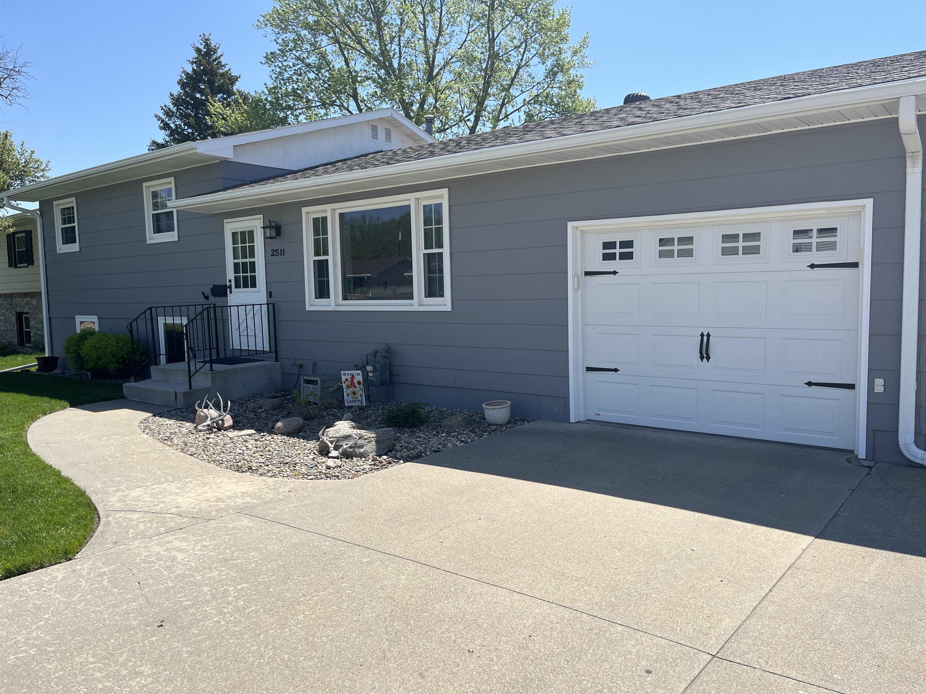 Norfolk, Nebraska 68701, United States, 3 Bedrooms Bedrooms, ,2 BathroomsBathrooms,Residential,Pending,123085