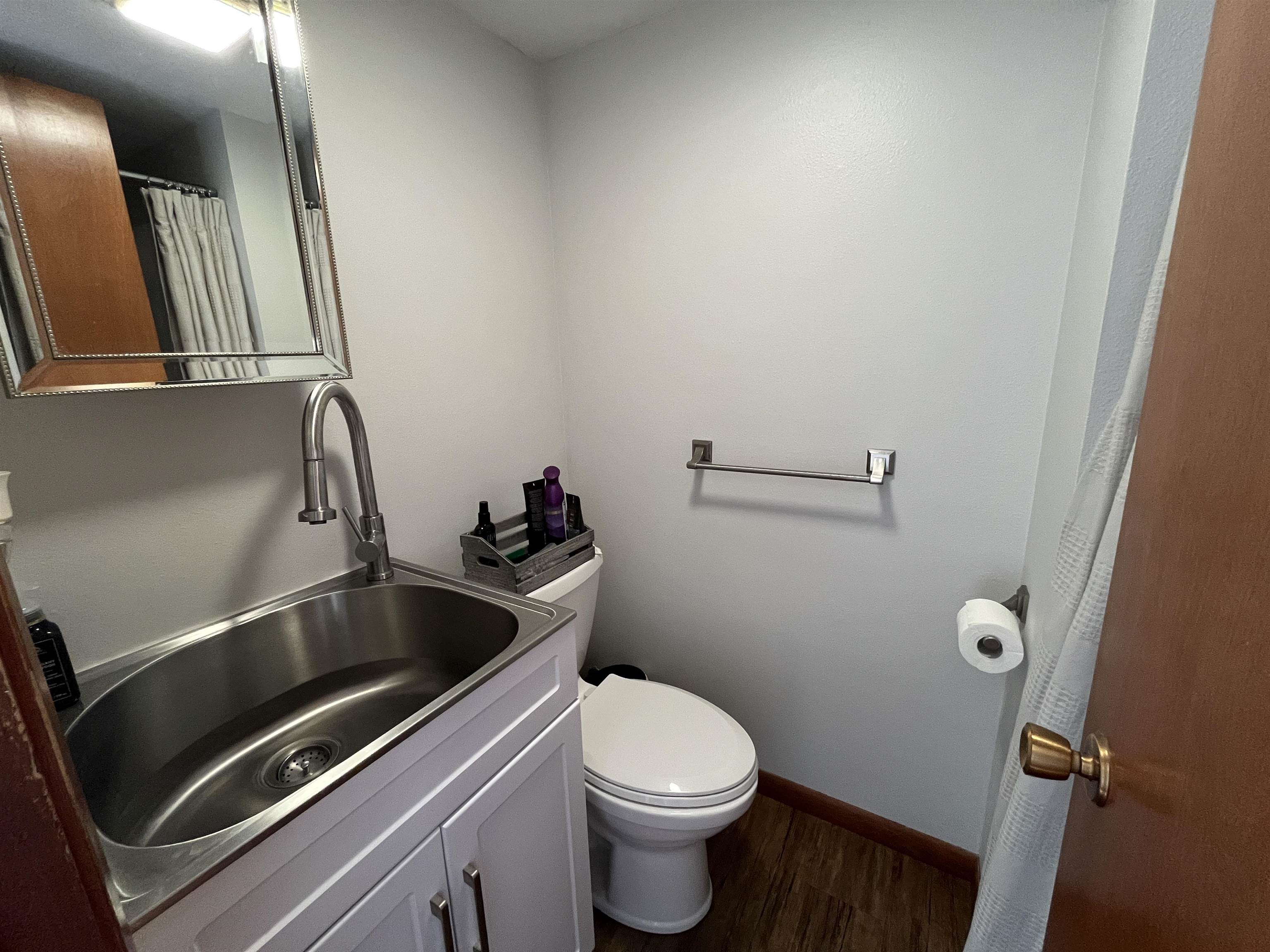 Norfolk, Nebraska 68701, United States, 3 Bedrooms Bedrooms, ,2 BathroomsBathrooms,Residential,Pending,123085