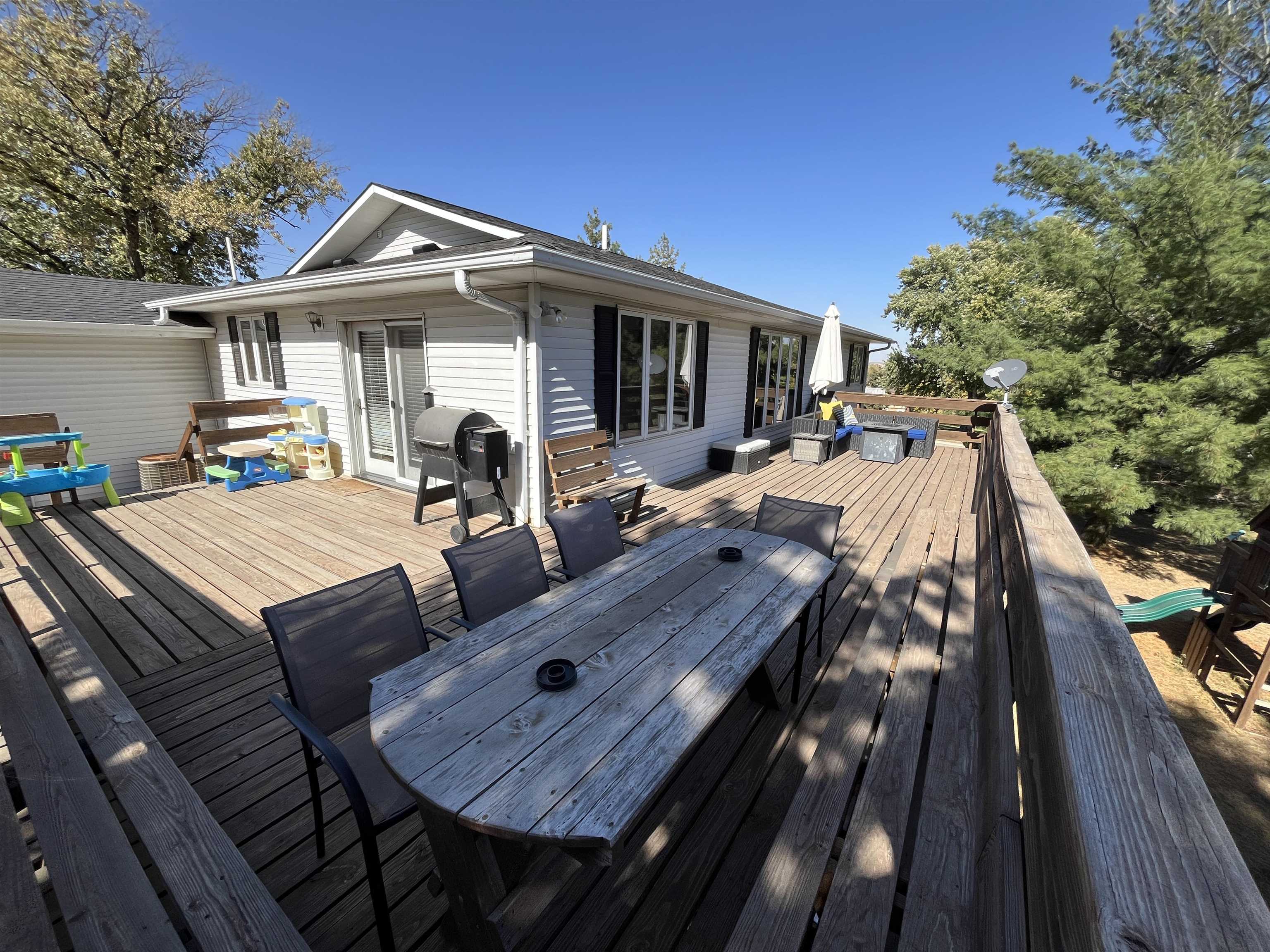 Pierce, Nebraska 68767, United States, 3 Bedrooms Bedrooms, ,2 BathroomsBathrooms,Residential,Pending,38579