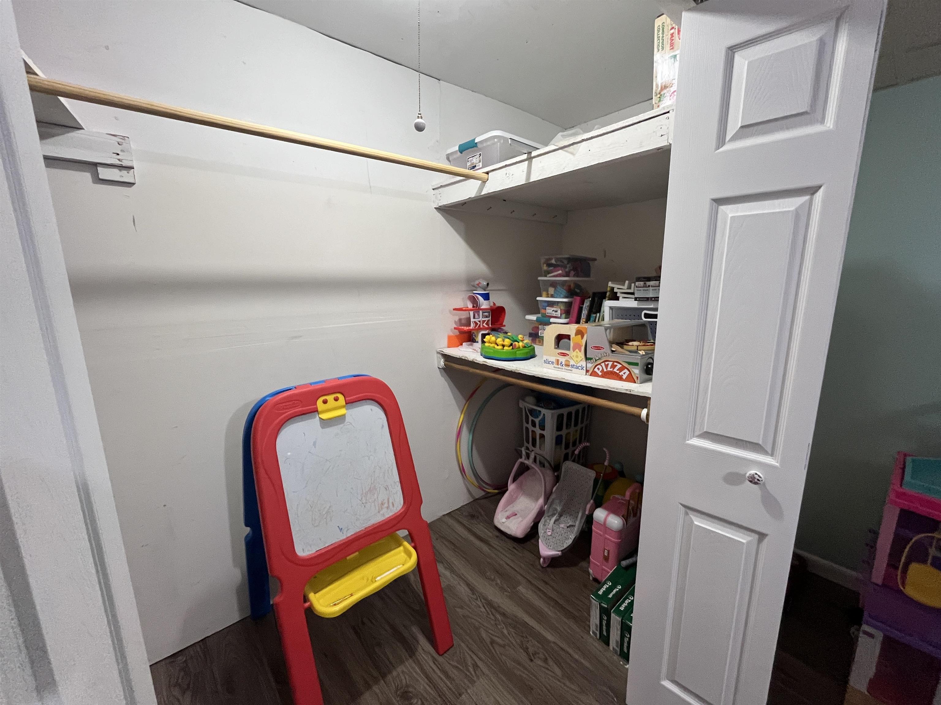 Pierce, Nebraska 68767, United States, 3 Bedrooms Bedrooms, ,2 BathroomsBathrooms,Residential,Pending,38579