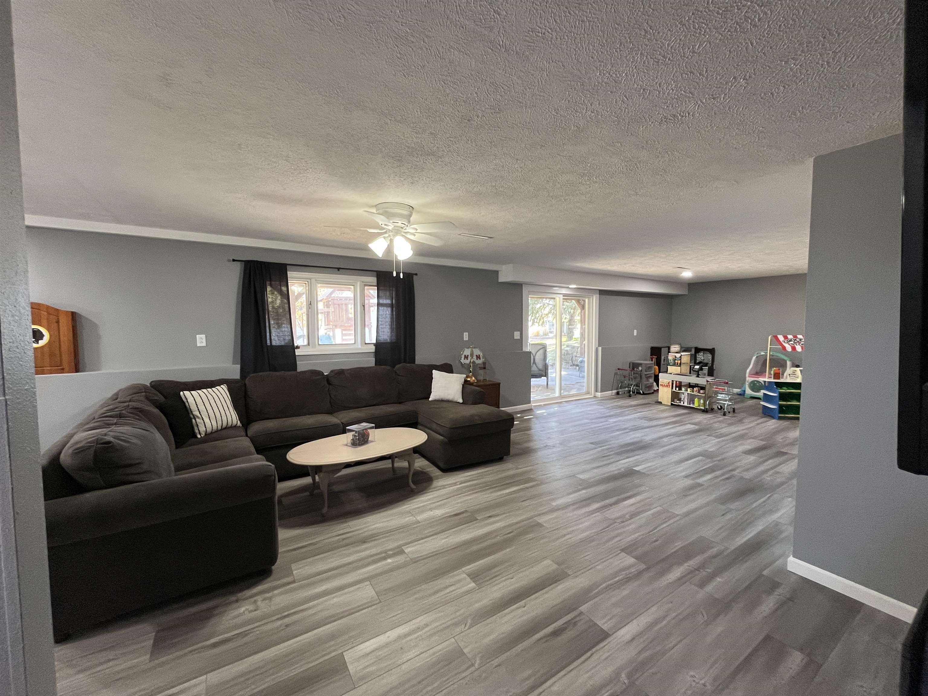 Pierce, Nebraska 68767, United States, 3 Bedrooms Bedrooms, ,2 BathroomsBathrooms,Residential,Pending,38579